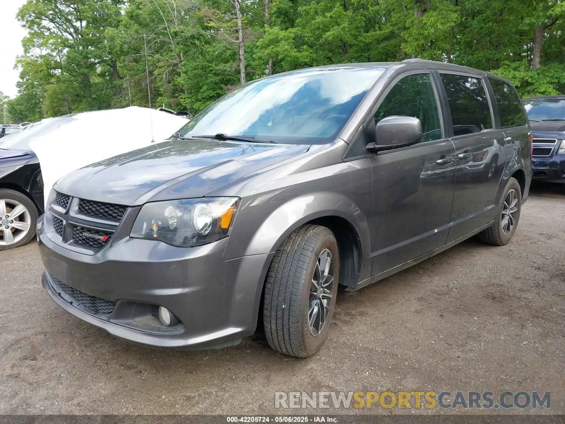 2 fotografías del automóvil dañado 2C4RDGEG2KR520641 DODGE GRAND CARAVAN 2019