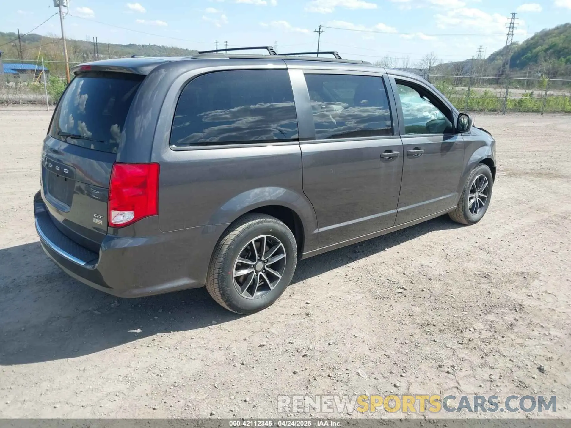 4 fotografías del automóvil dañado 2C4RDGEG2KR520882 DODGE GRAND CARAVAN 2019
