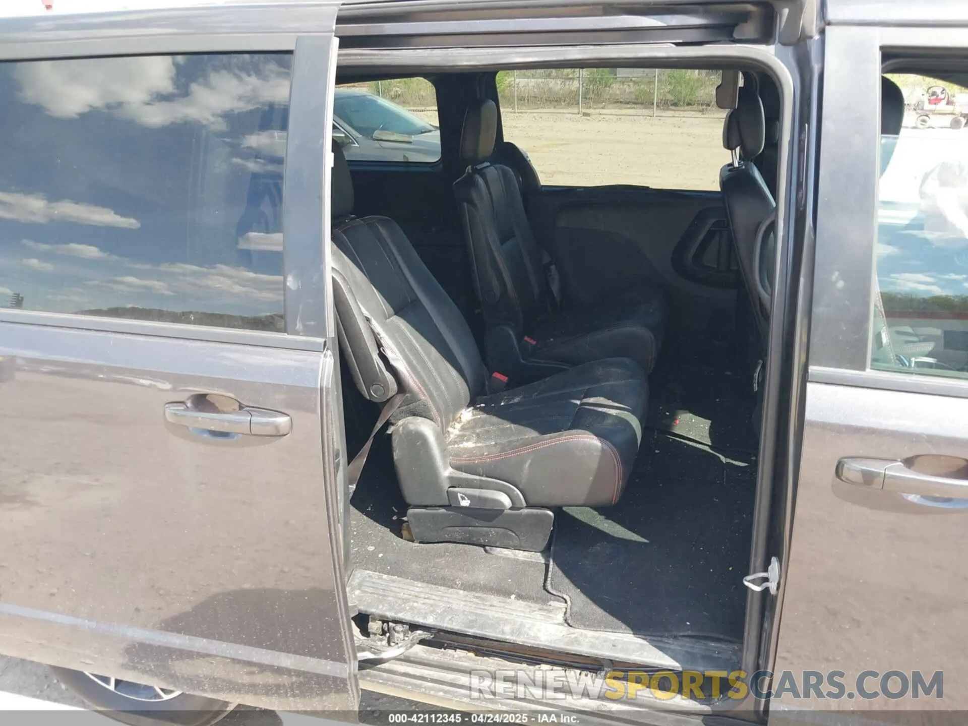 8 fotografías del automóvil dañado 2C4RDGEG2KR520882 DODGE GRAND CARAVAN 2019
