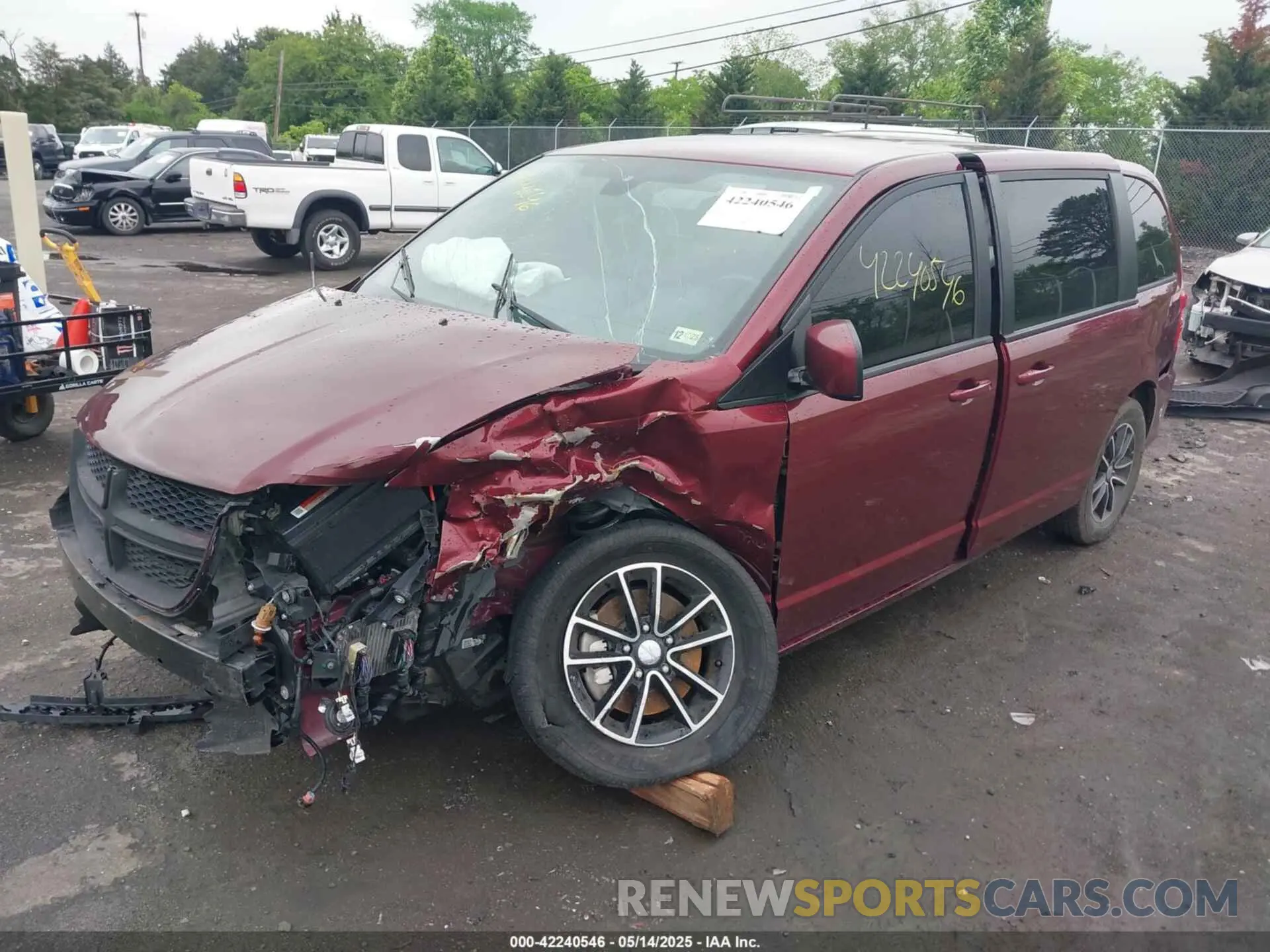 2 fotografías del automóvil dañado 2C4RDGEG2KR617905 DODGE GRAND CARAVAN 2019