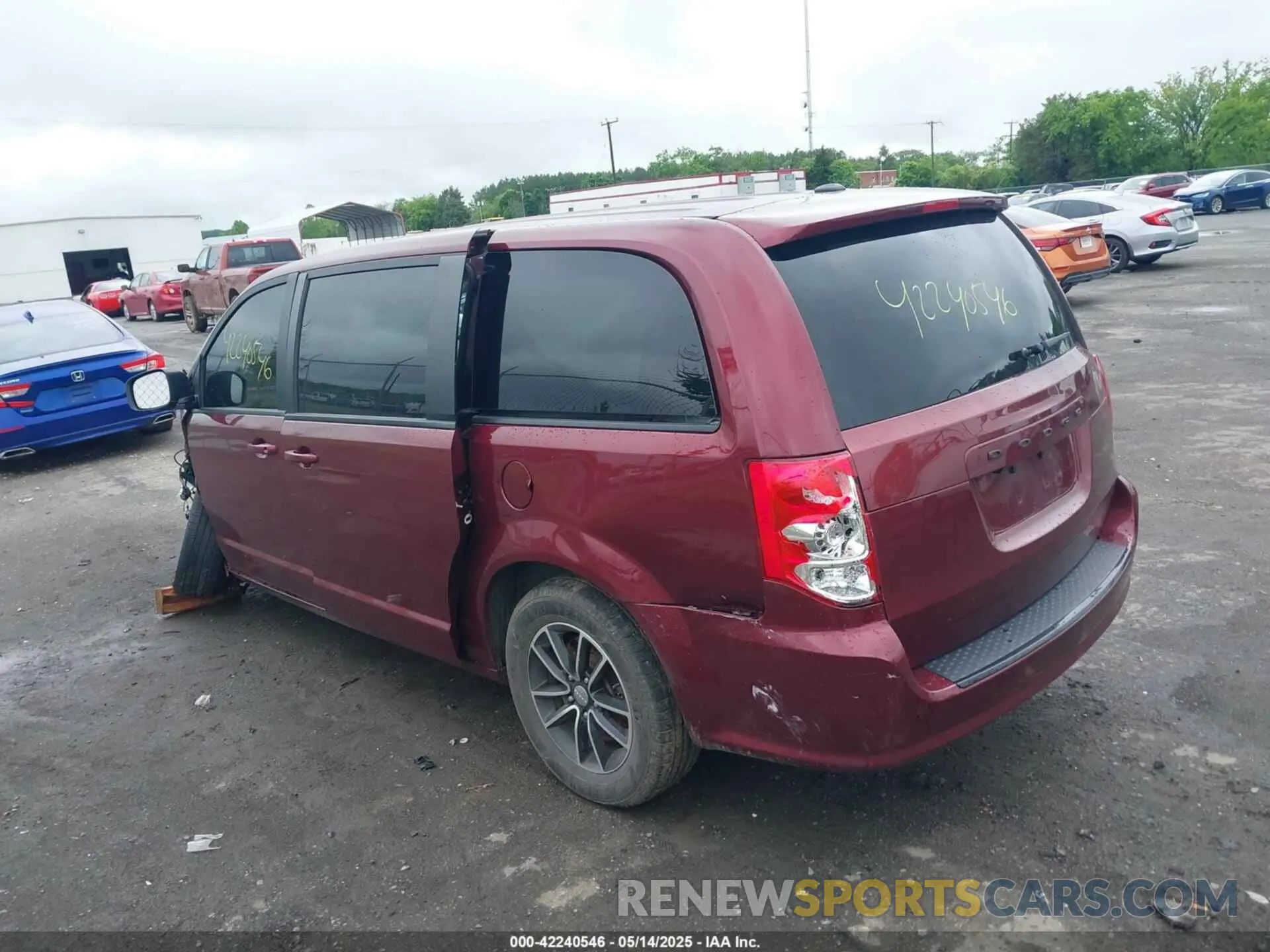 3 fotografías del automóvil dañado 2C4RDGEG2KR617905 DODGE GRAND CARAVAN 2019