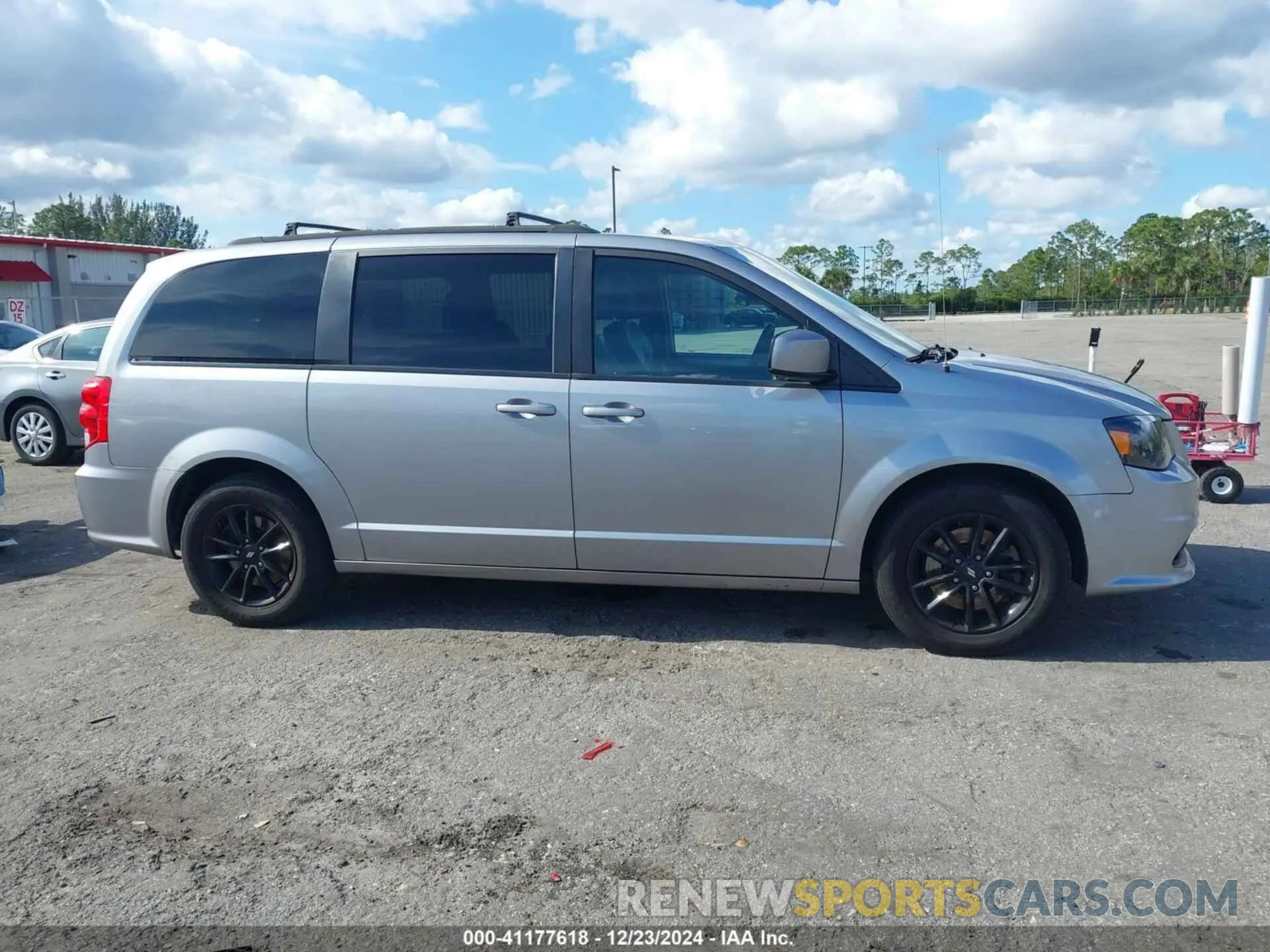 13 fotografías del automóvil dañado 2C4RDGEG2KR736330 DODGE GRAND CARAVAN 2019
