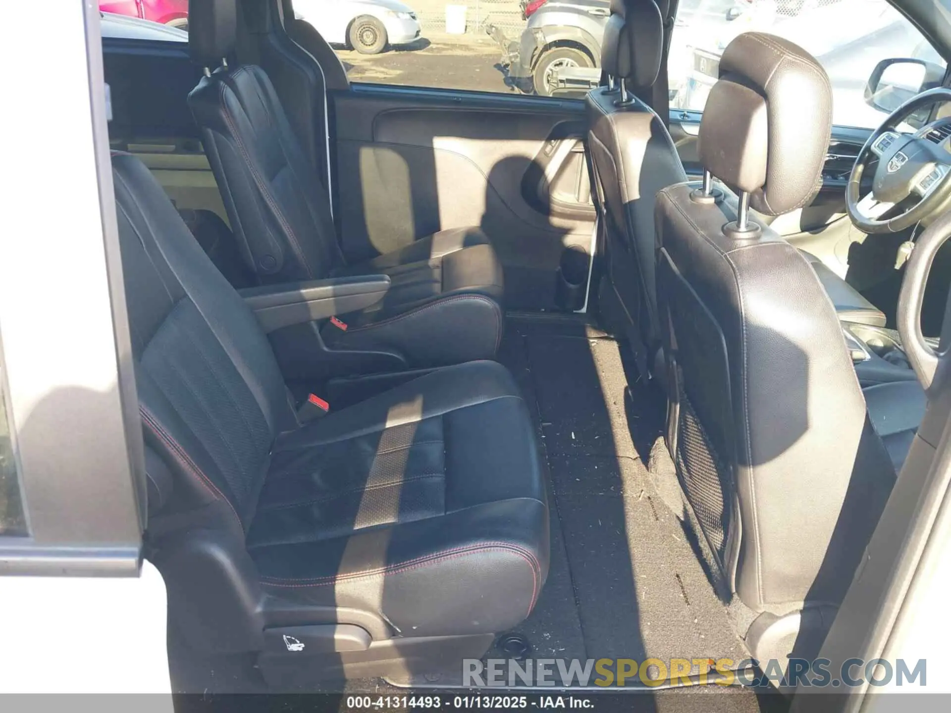 8 fotografías del automóvil dañado 2C4RDGEG2KR748042 DODGE GRAND CARAVAN 2019