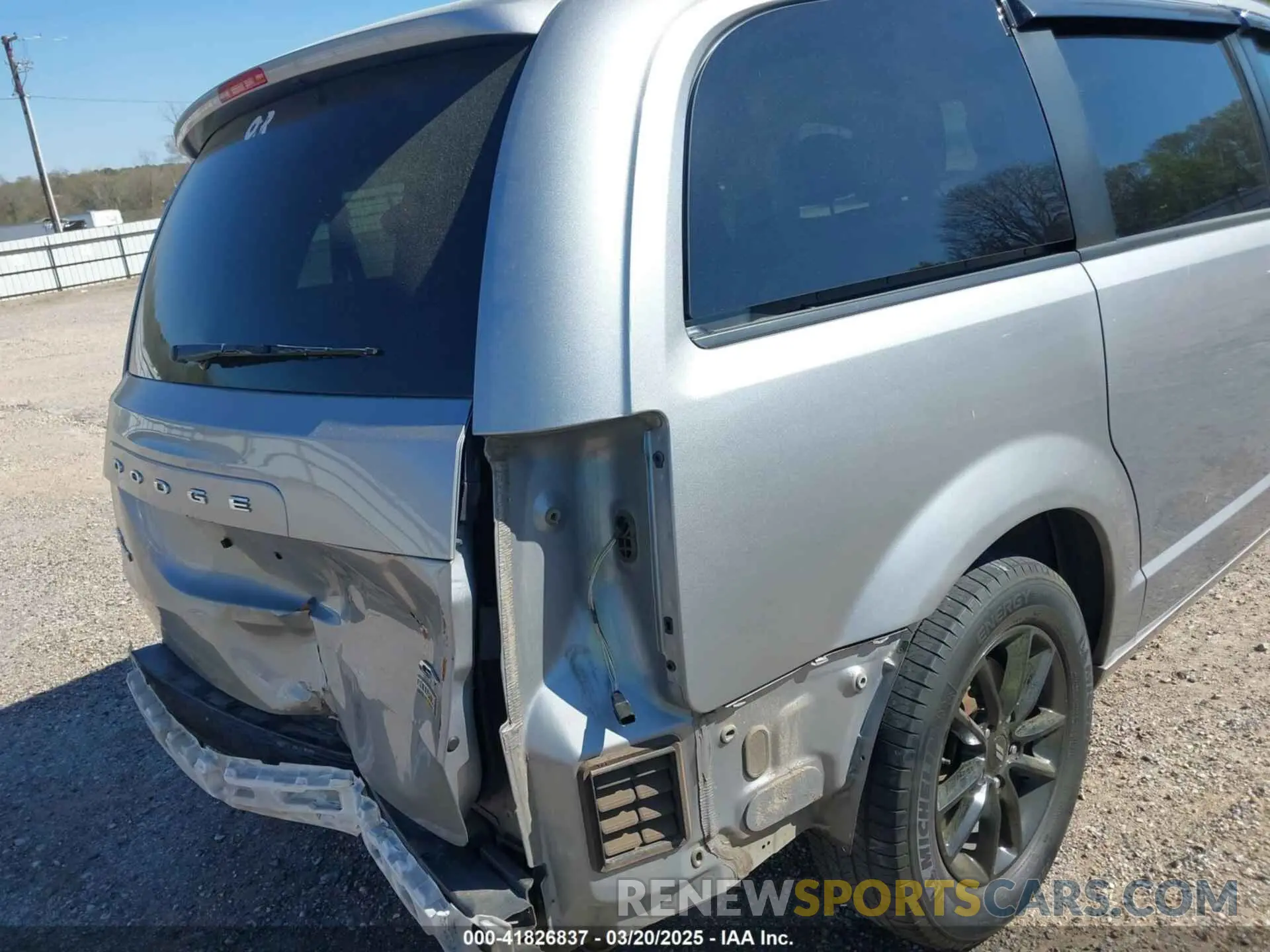 19 fotografías del automóvil dañado 2C4RDGEG2KR760353 DODGE GRAND CARAVAN 2019