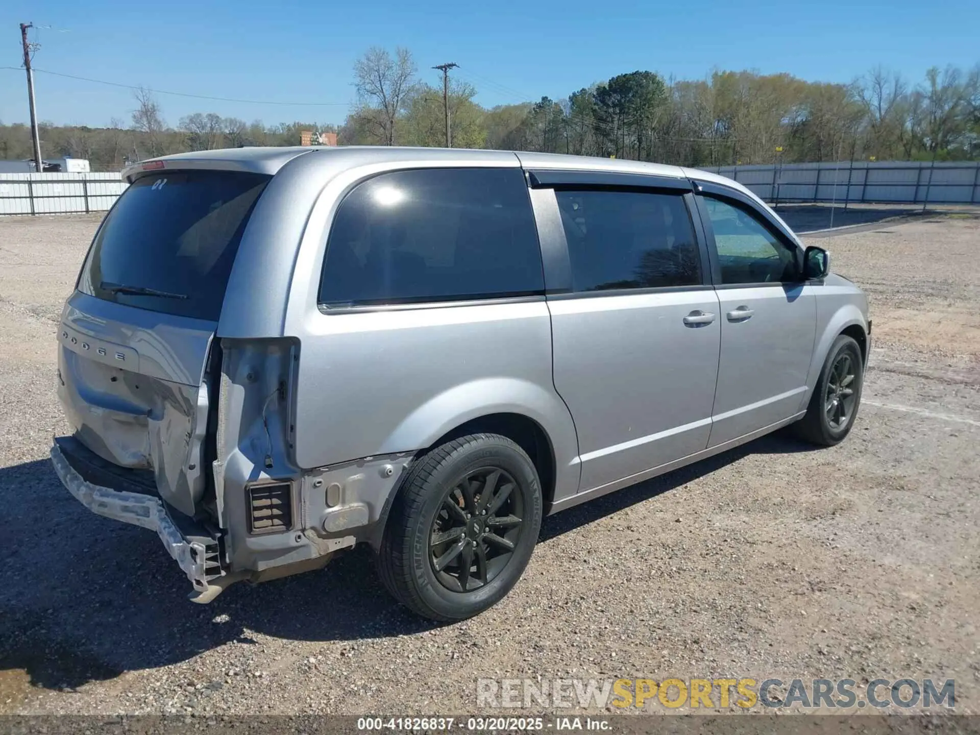 4 fotografías del automóvil dañado 2C4RDGEG2KR760353 DODGE GRAND CARAVAN 2019