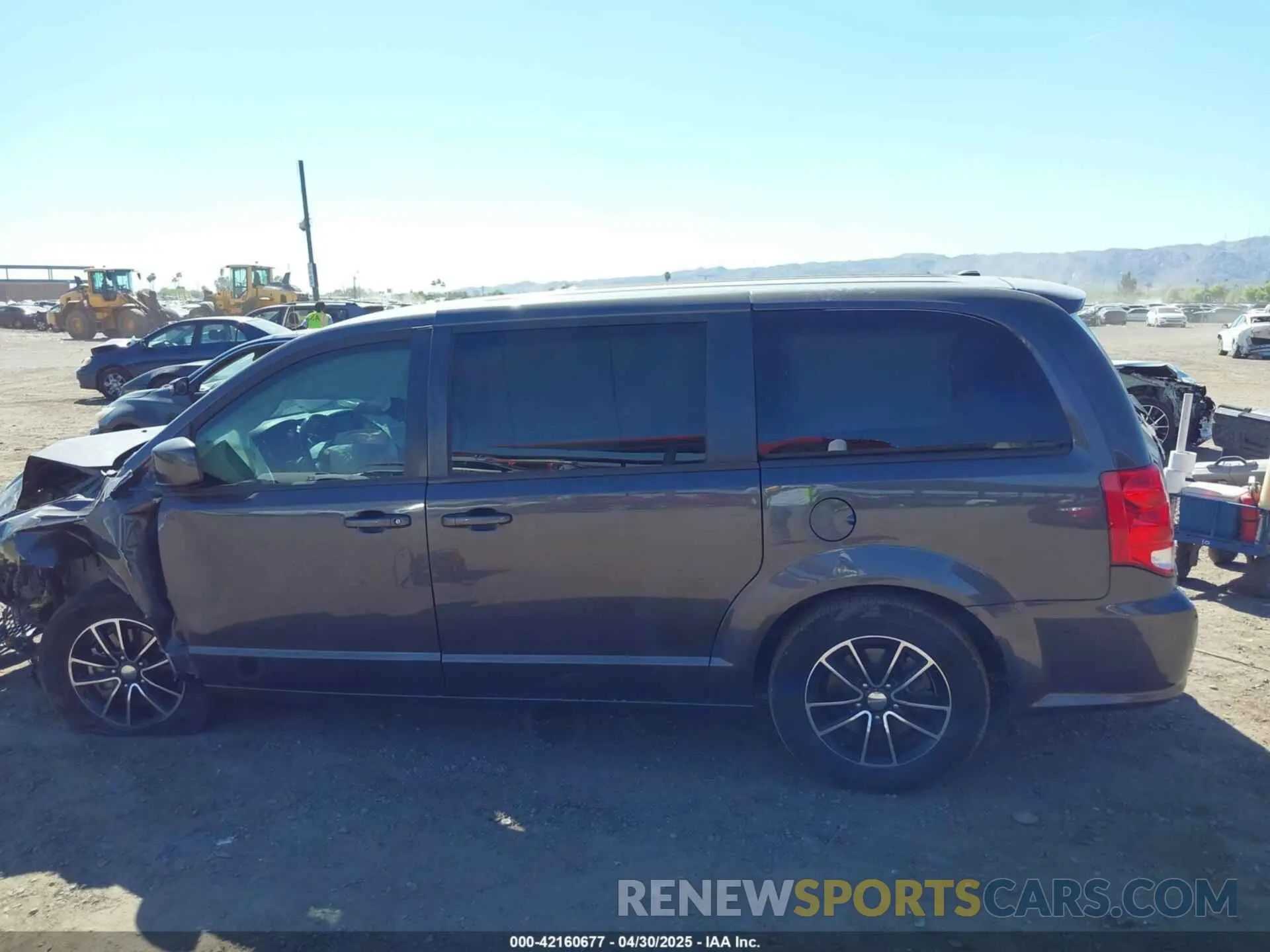 13 fotografías del automóvil dañado 2C4RDGEG3KR533947 DODGE GRAND CARAVAN 2019