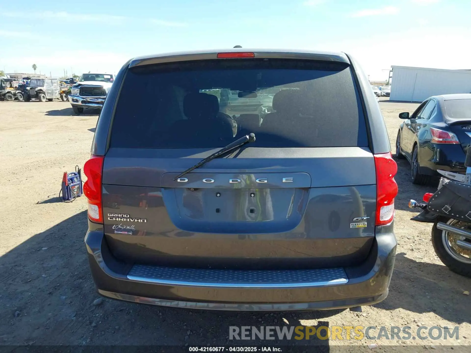 15 fotografías del automóvil dañado 2C4RDGEG3KR533947 DODGE GRAND CARAVAN 2019