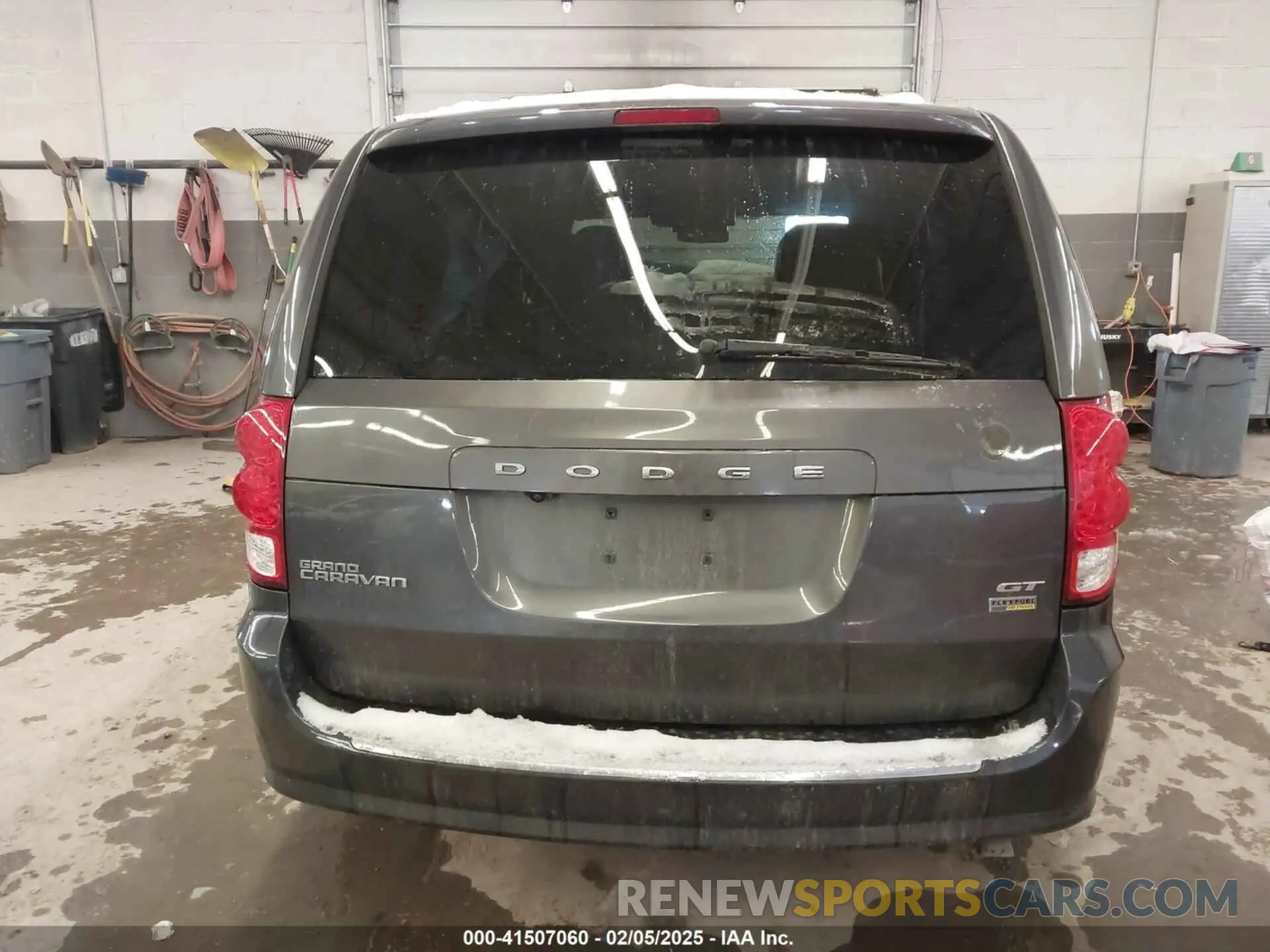 17 fotografías del automóvil dañado 2C4RDGEG3KR647995 DODGE GRAND CARAVAN 2019