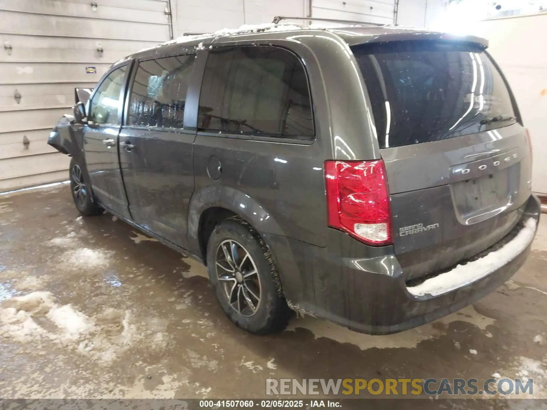 3 fotografías del automóvil dañado 2C4RDGEG3KR647995 DODGE GRAND CARAVAN 2019