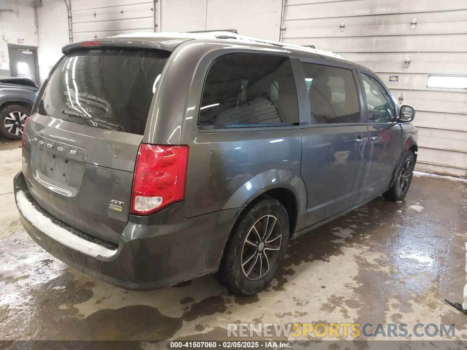 4 fotografías del automóvil dañado 2C4RDGEG3KR647995 DODGE GRAND CARAVAN 2019