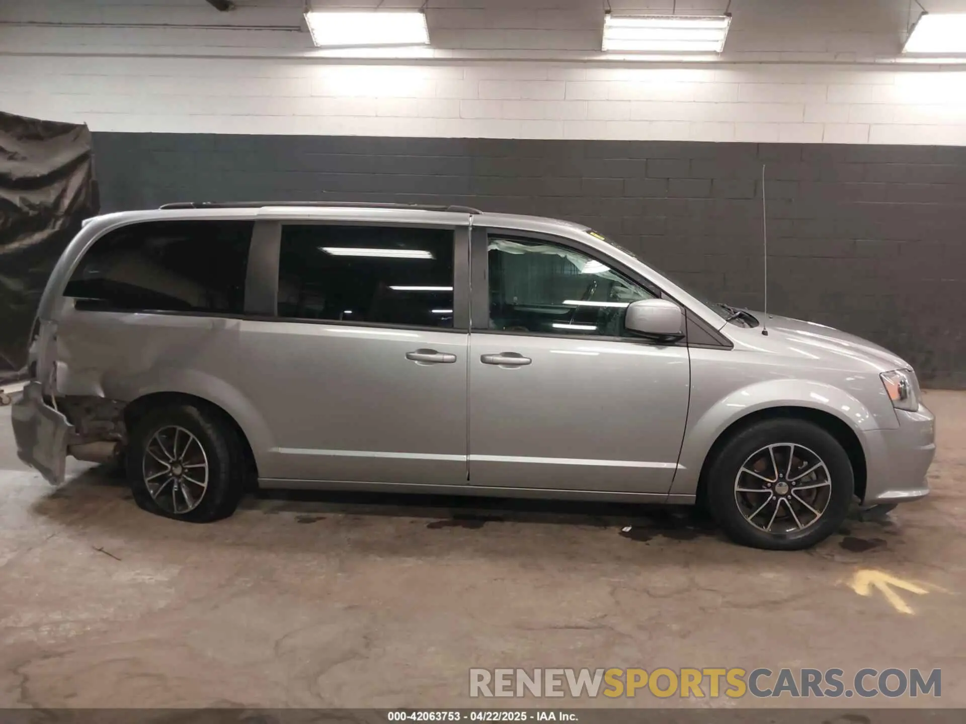 13 fotografías del automóvil dañado 2C4RDGEG3KR663355 DODGE GRAND CARAVAN 2019