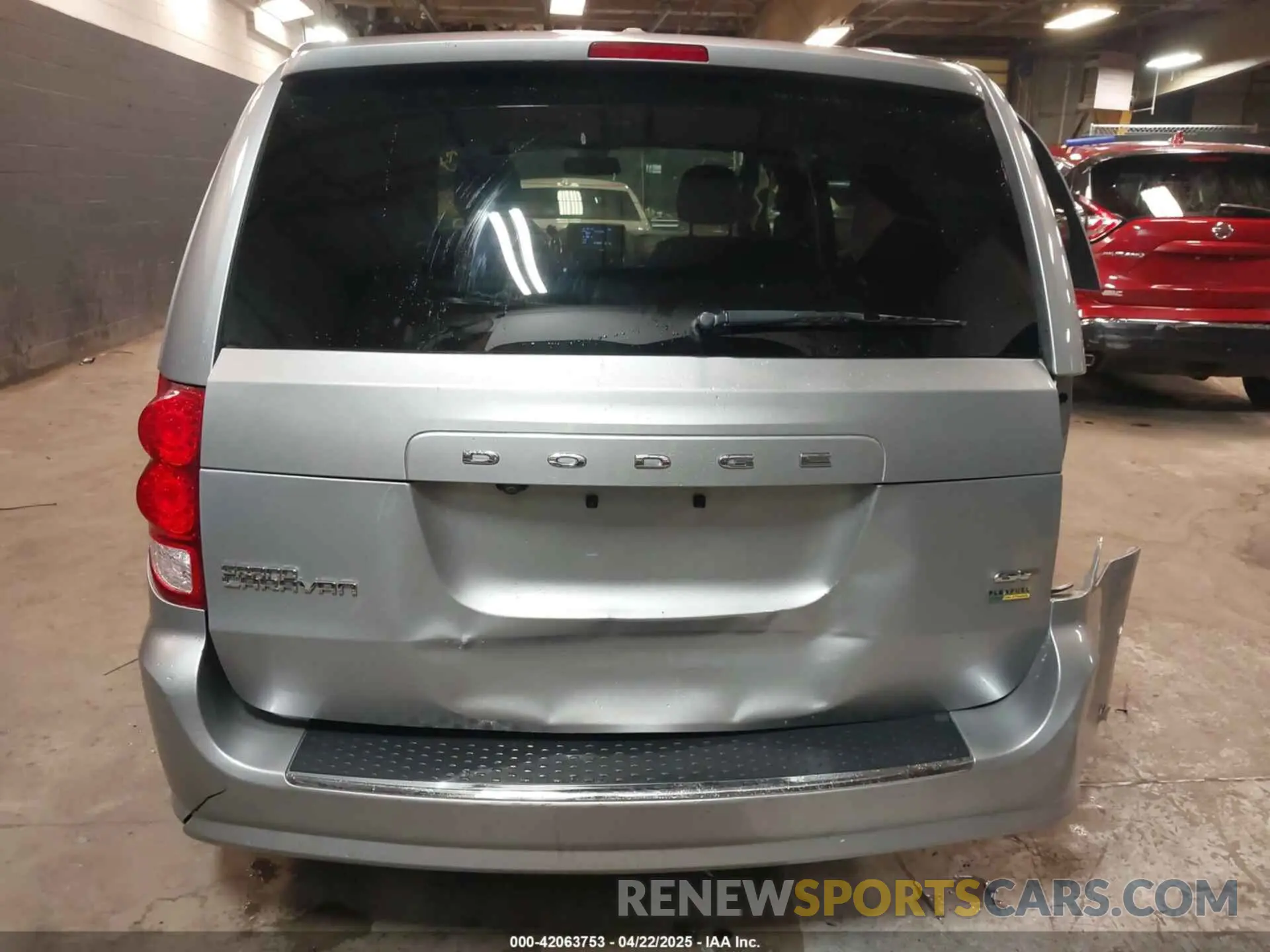 16 fotografías del automóvil dañado 2C4RDGEG3KR663355 DODGE GRAND CARAVAN 2019