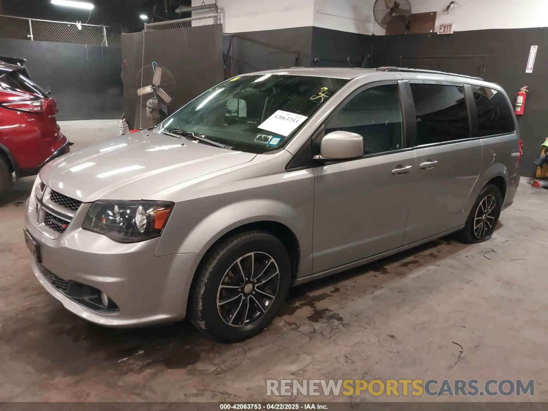 2 fotografías del automóvil dañado 2C4RDGEG3KR663355 DODGE GRAND CARAVAN 2019