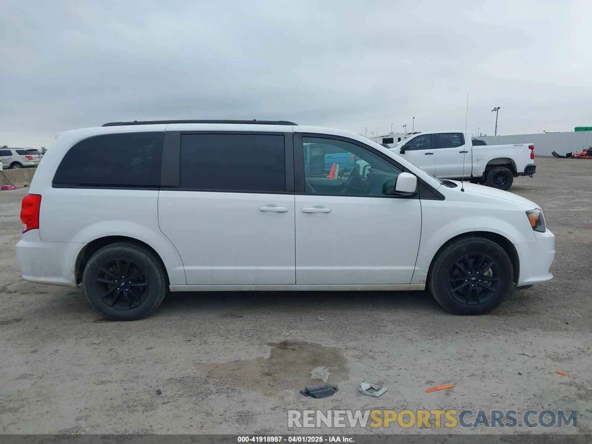 13 fotografías del automóvil dañado 2C4RDGEG3KR736305 DODGE GRAND CARAVAN 2019