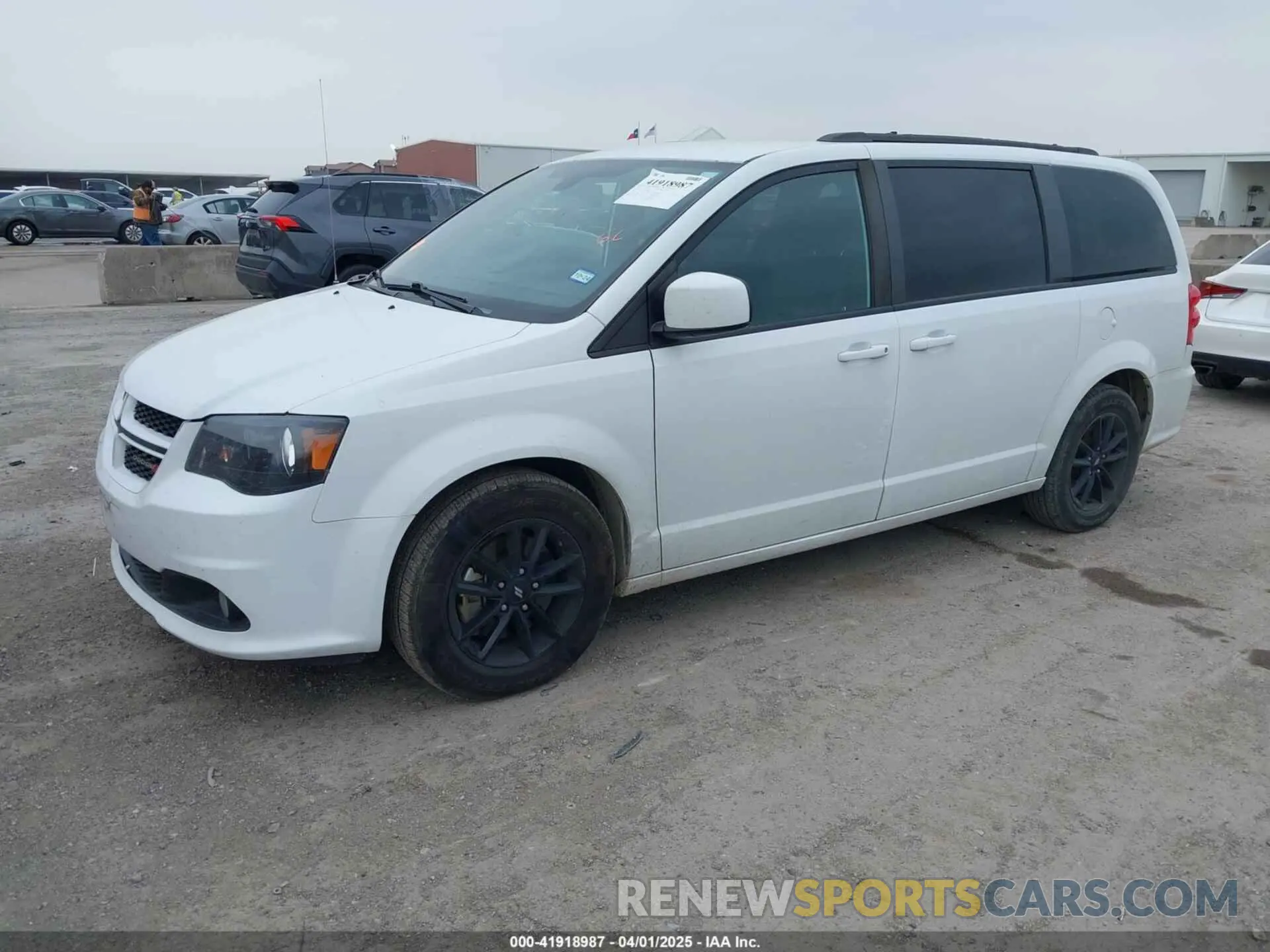 2 fotografías del automóvil dañado 2C4RDGEG3KR736305 DODGE GRAND CARAVAN 2019