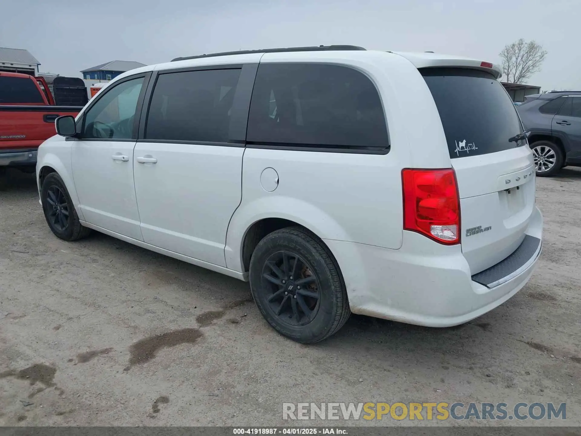 3 fotografías del automóvil dañado 2C4RDGEG3KR736305 DODGE GRAND CARAVAN 2019