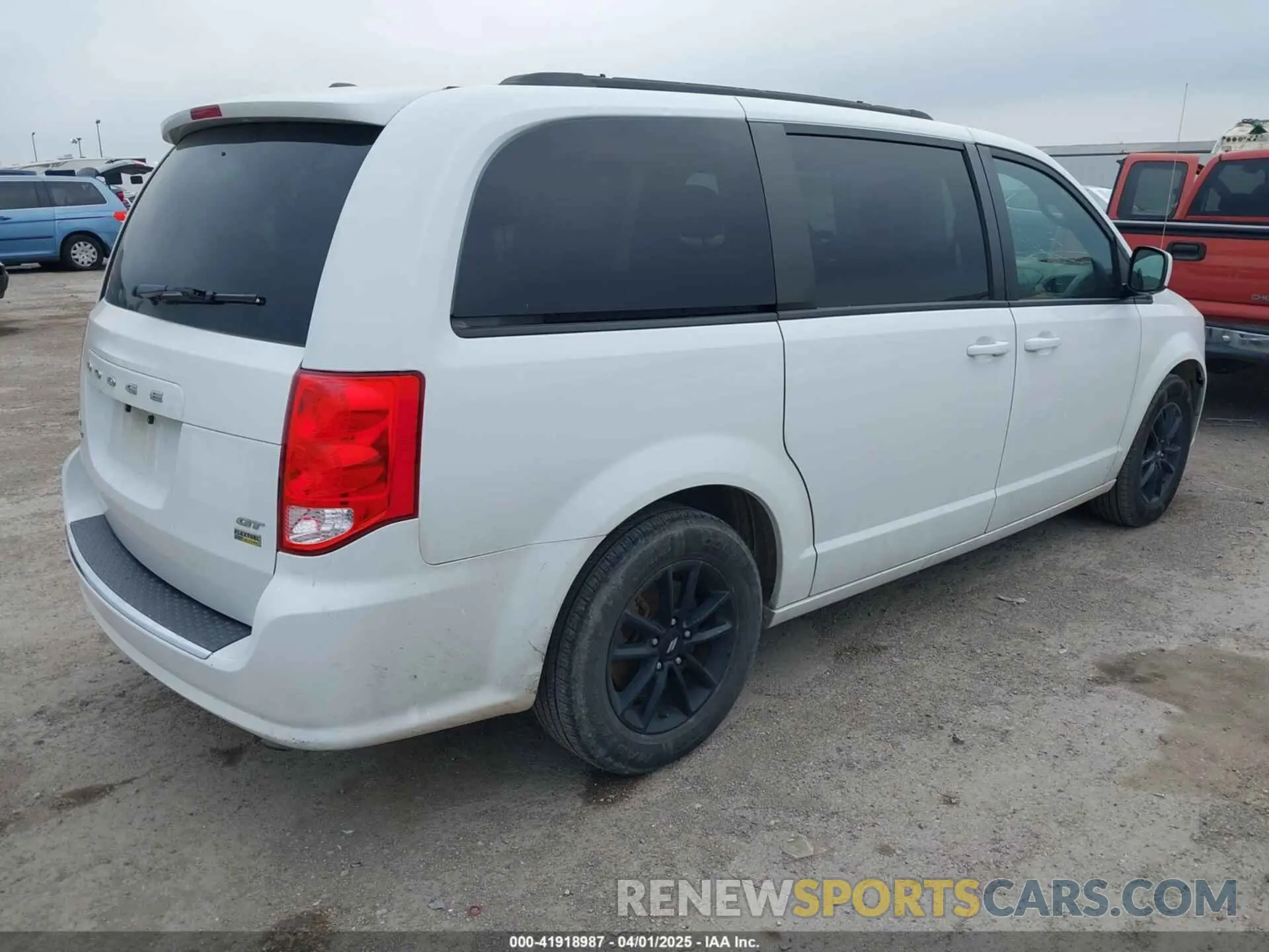 4 fotografías del automóvil dañado 2C4RDGEG3KR736305 DODGE GRAND CARAVAN 2019