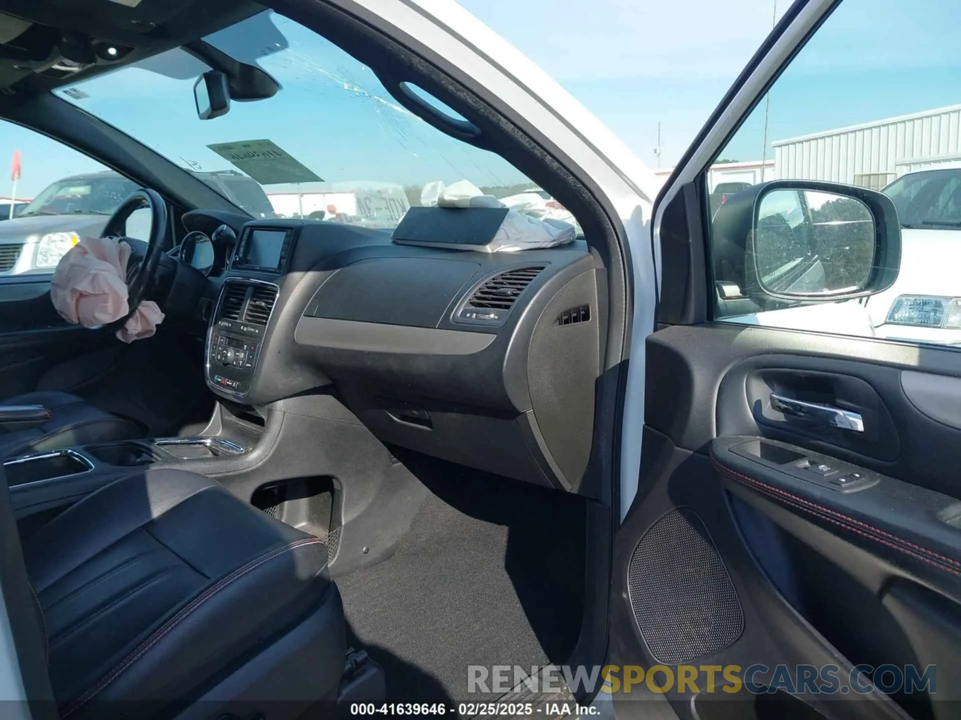 5 fotografías del automóvil dañado 2C4RDGEG3KR784242 DODGE GRAND CARAVAN 2019