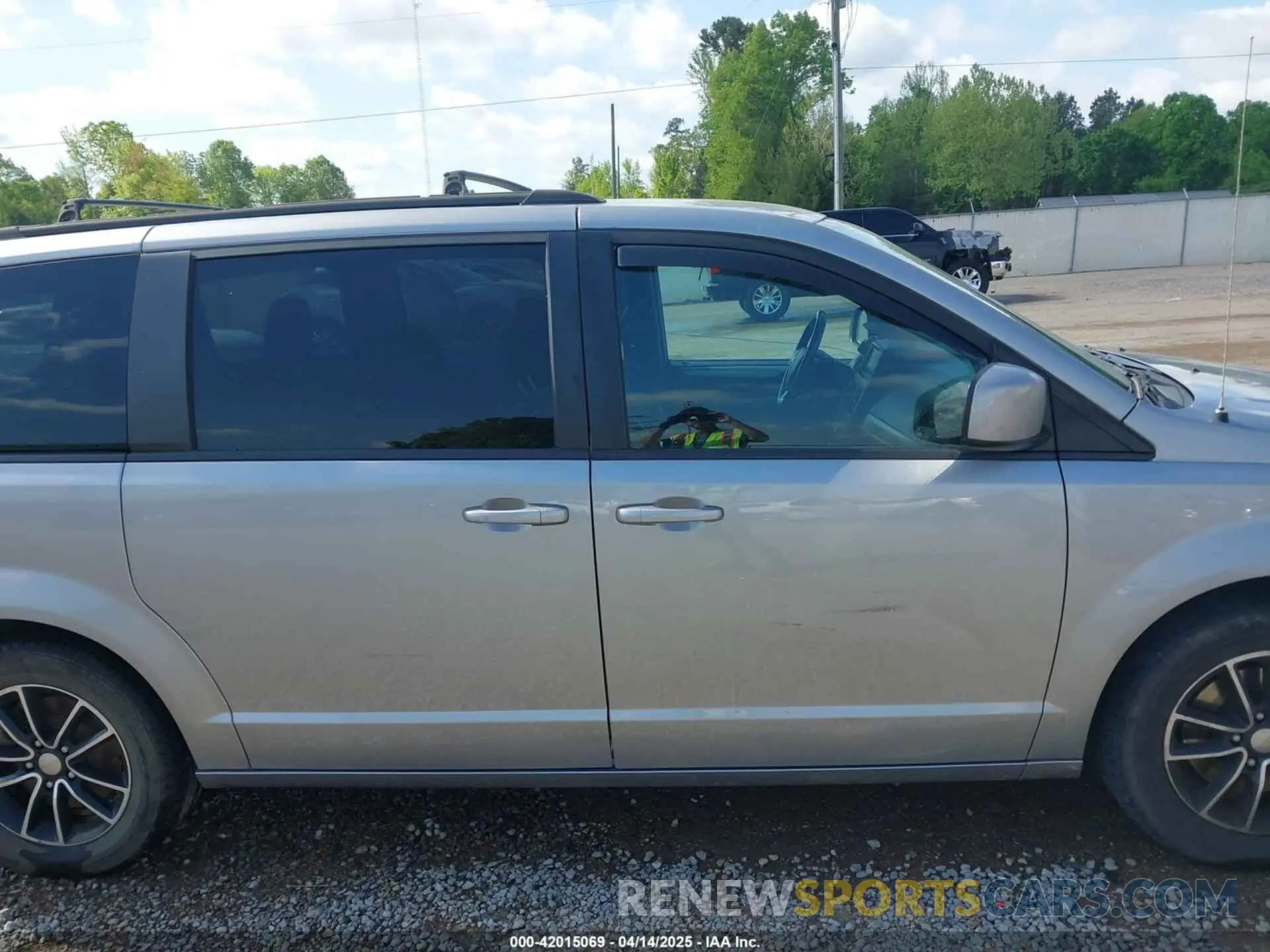 14 fotografías del automóvil dañado 2C4RDGEG4KR512377 DODGE GRAND CARAVAN 2019
