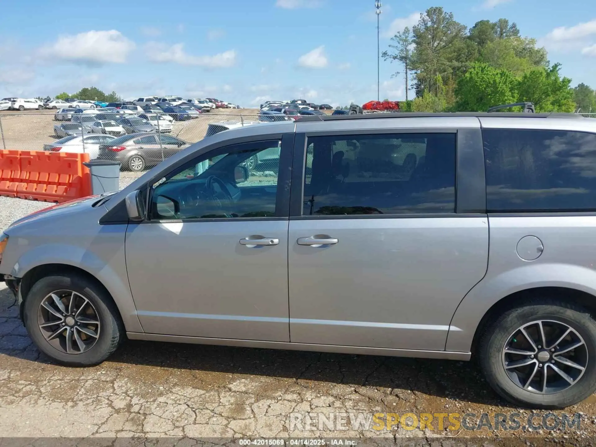 15 fotografías del automóvil dañado 2C4RDGEG4KR512377 DODGE GRAND CARAVAN 2019