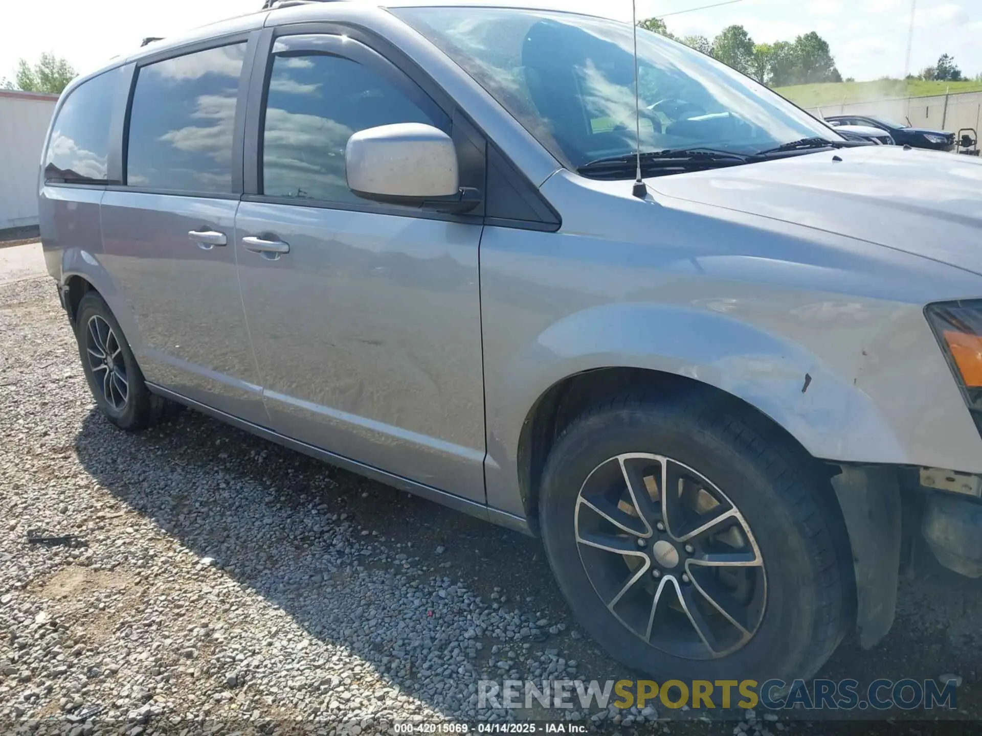 20 fotografías del automóvil dañado 2C4RDGEG4KR512377 DODGE GRAND CARAVAN 2019