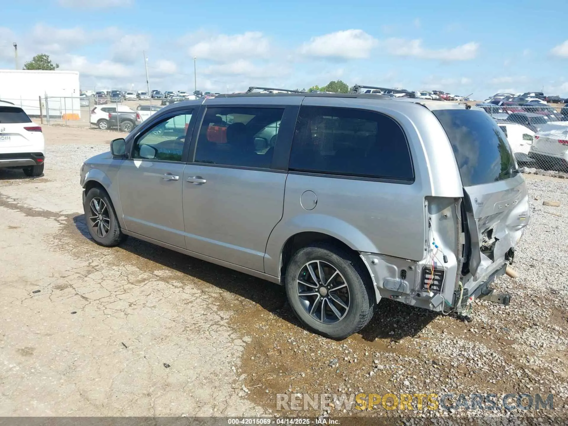 3 fotografías del automóvil dañado 2C4RDGEG4KR512377 DODGE GRAND CARAVAN 2019