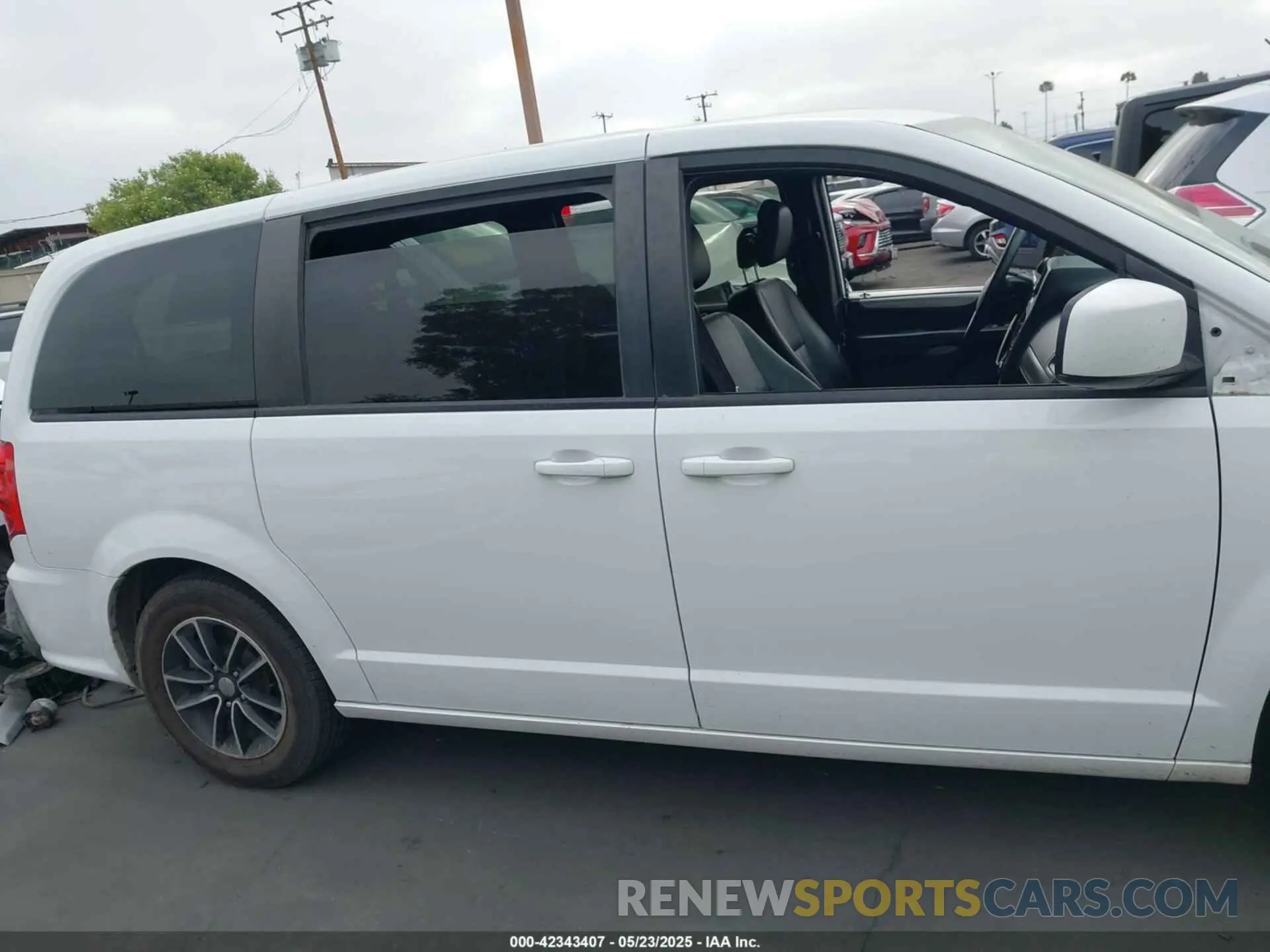14 fotografías del automóvil dañado 2C4RDGEG4KR535352 DODGE GRAND CARAVAN 2019