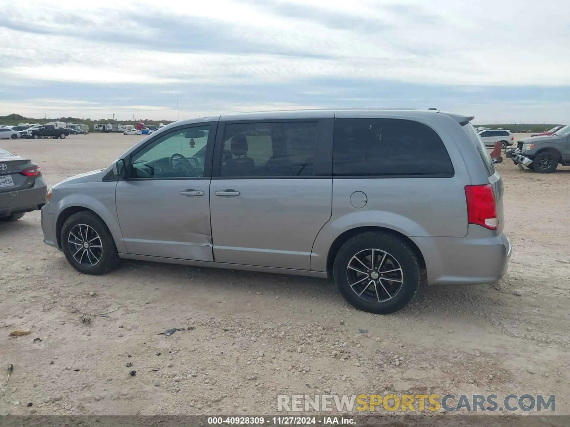 14 fotografías del automóvil dañado 2C4RDGEG4KR537974 DODGE GRAND CARAVAN 2019