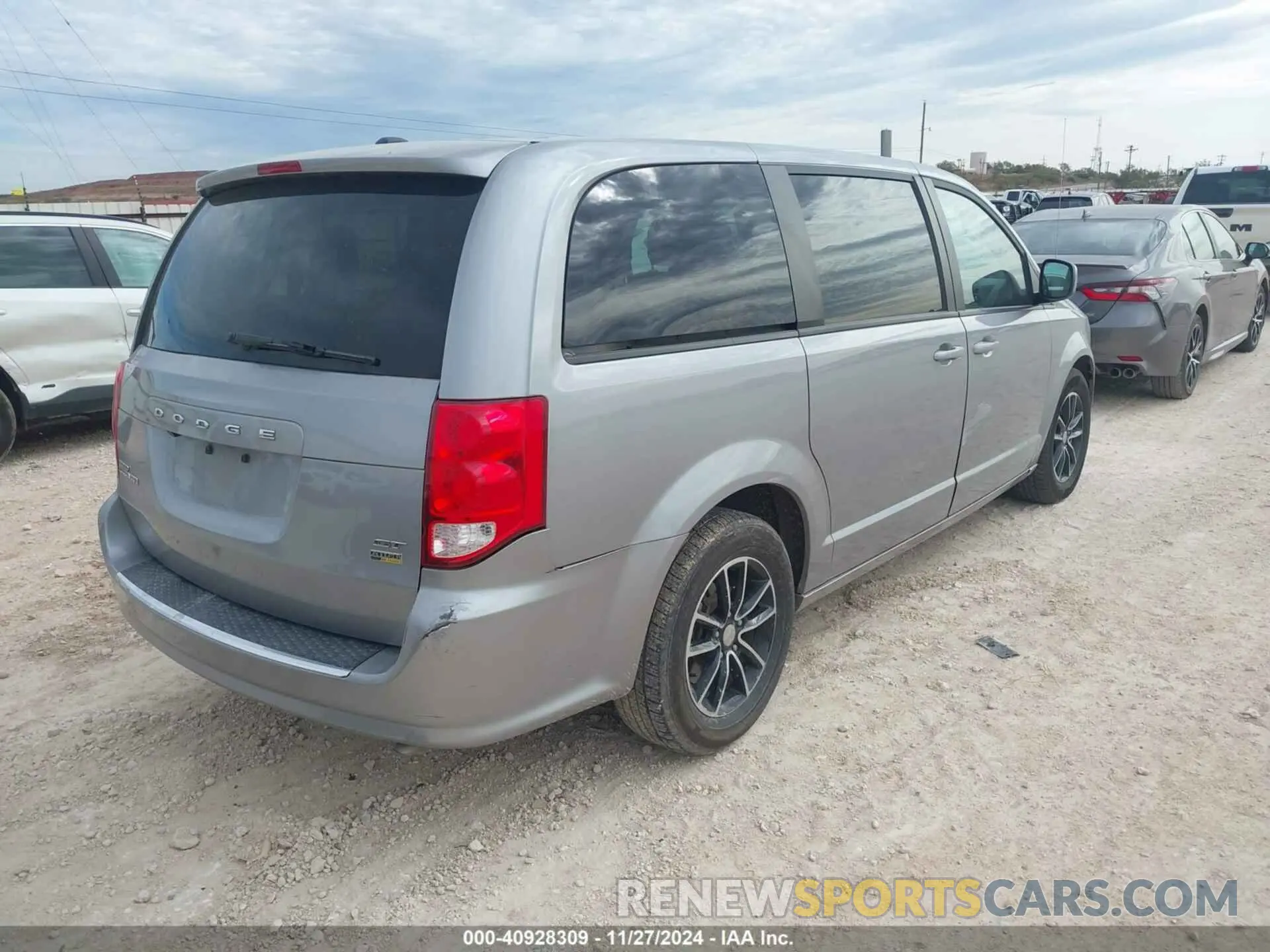 4 fotografías del automóvil dañado 2C4RDGEG4KR537974 DODGE GRAND CARAVAN 2019