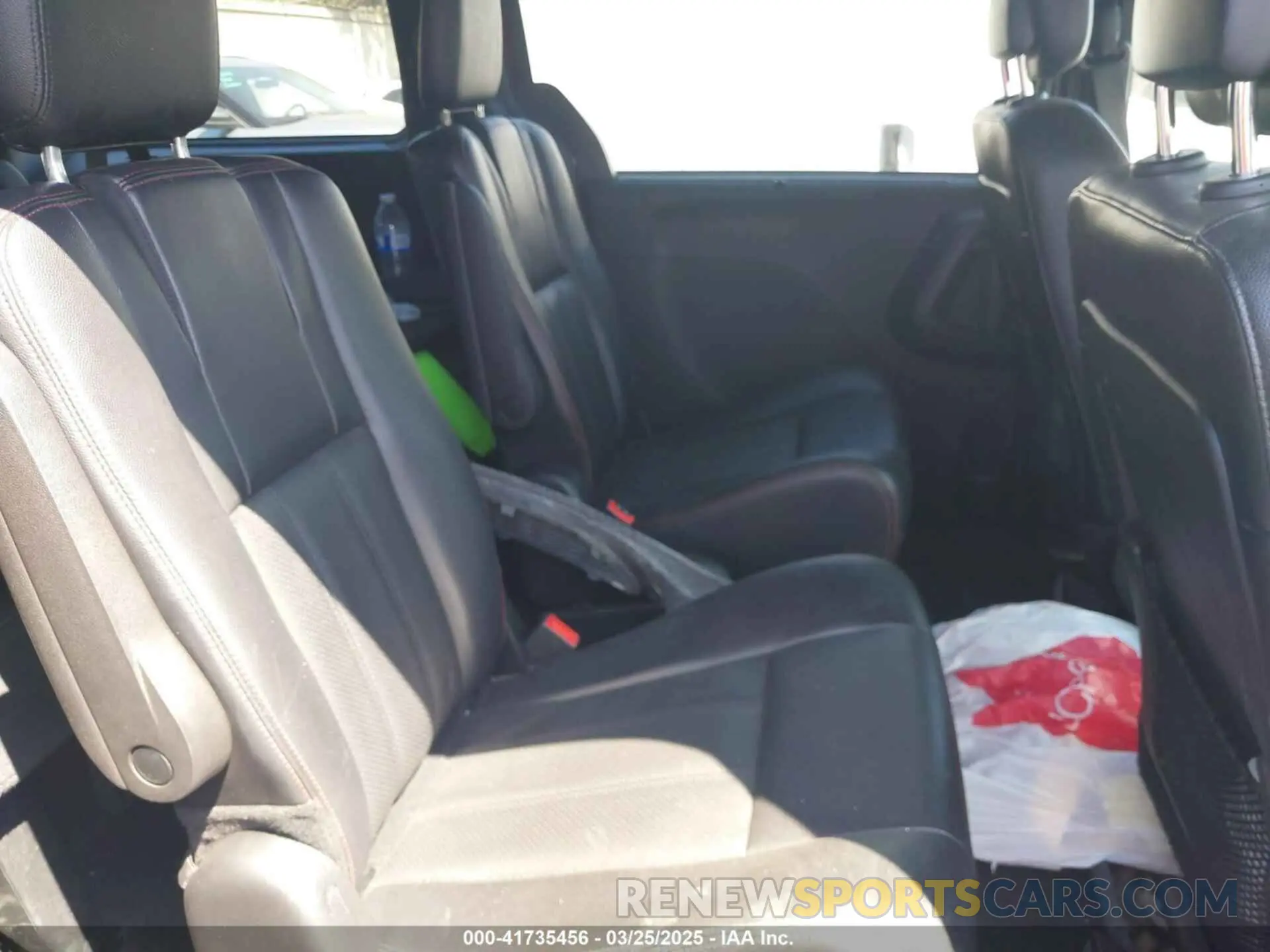 8 fotografías del automóvil dañado 2C4RDGEG4KR611605 DODGE GRAND CARAVAN 2019