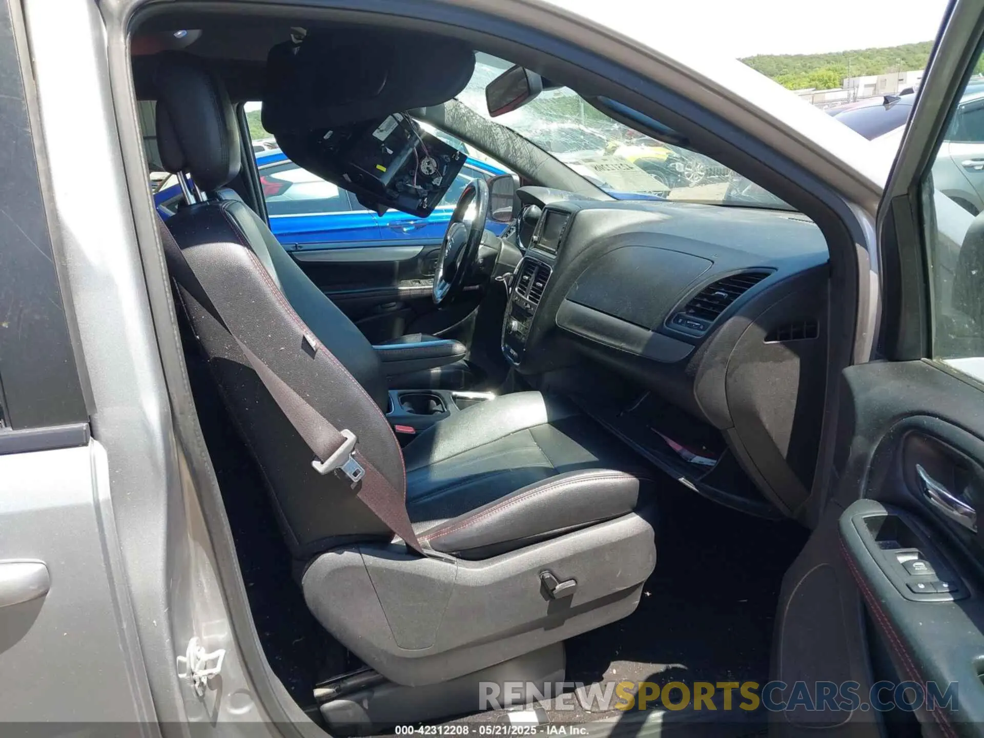 5 fotografías del automóvil dañado 2C4RDGEG4KR716080 DODGE GRAND CARAVAN 2019