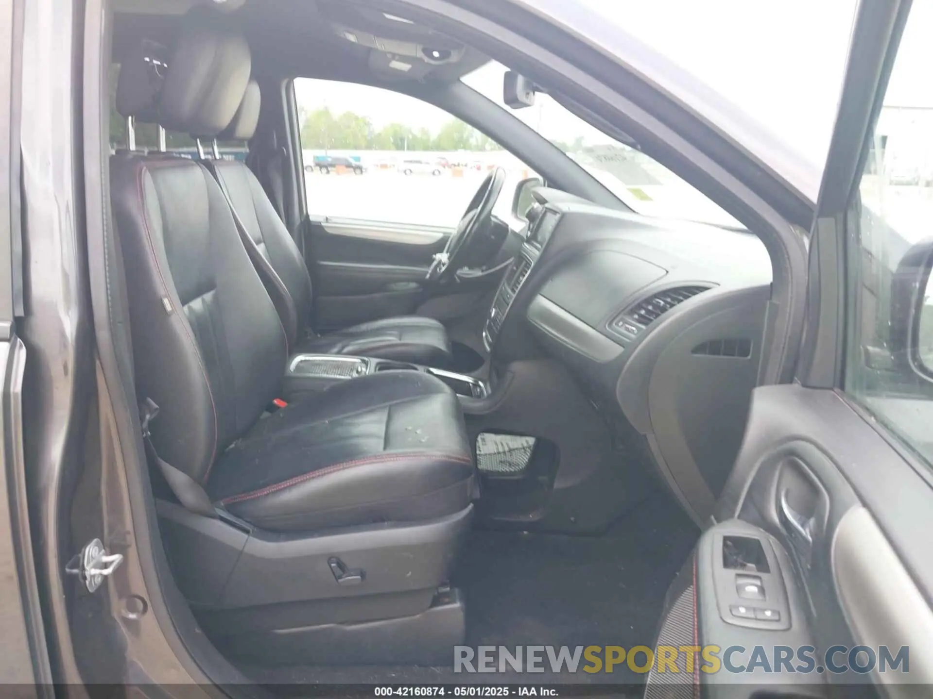 5 fotografías del automóvil dañado 2C4RDGEG4KR739777 DODGE GRAND CARAVAN 2019