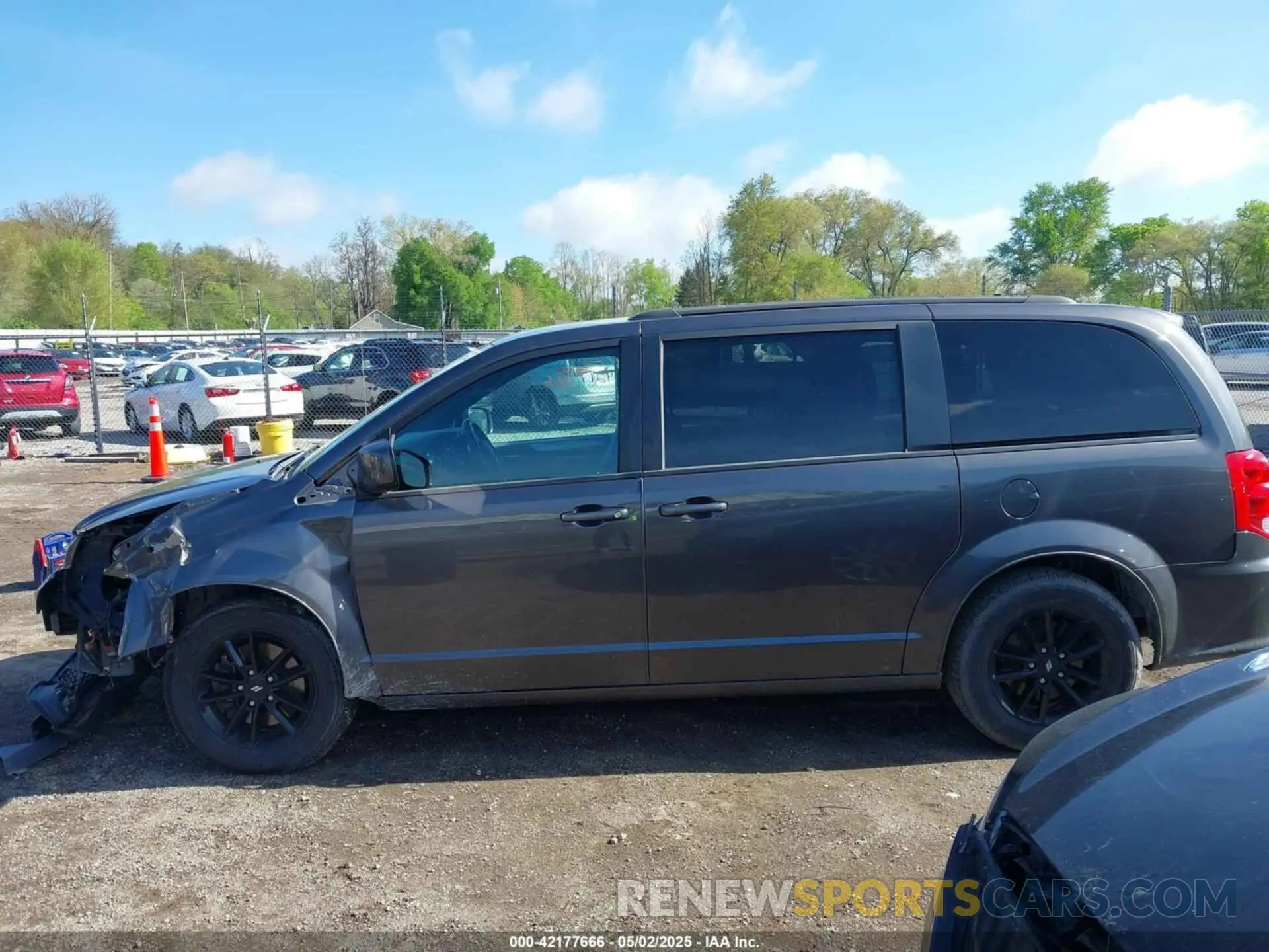 14 fotografías del automóvil dañado 2C4RDGEG4KR739861 DODGE GRAND CARAVAN 2019