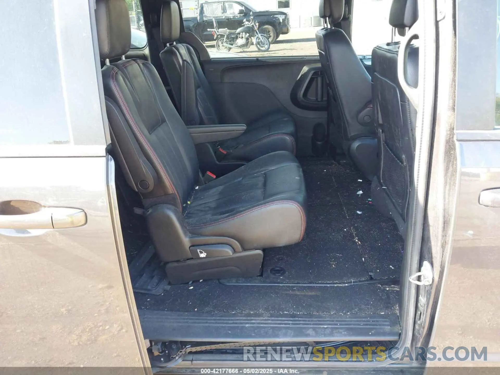8 fotografías del automóvil dañado 2C4RDGEG4KR739861 DODGE GRAND CARAVAN 2019