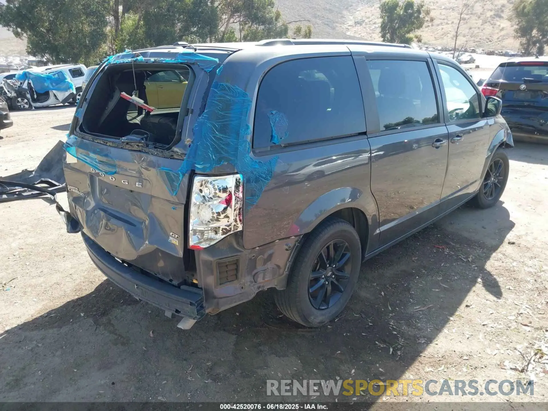4 fotografías del automóvil dañado 2C4RDGEG4KR750844 DODGE GRAND CARAVAN 2019