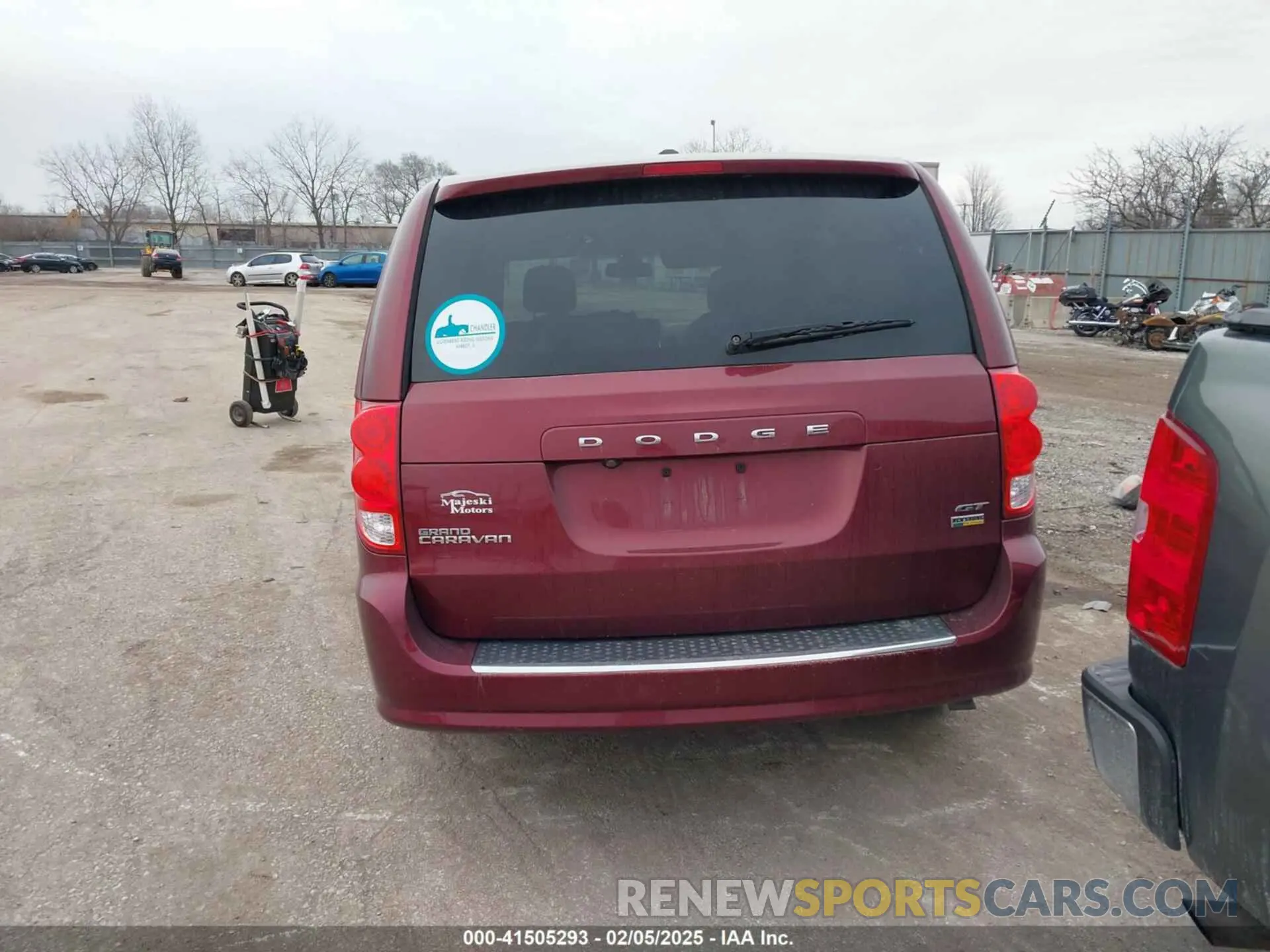 17 fotografías del automóvil dañado 2C4RDGEG5KR769967 DODGE GRAND CARAVAN 2019