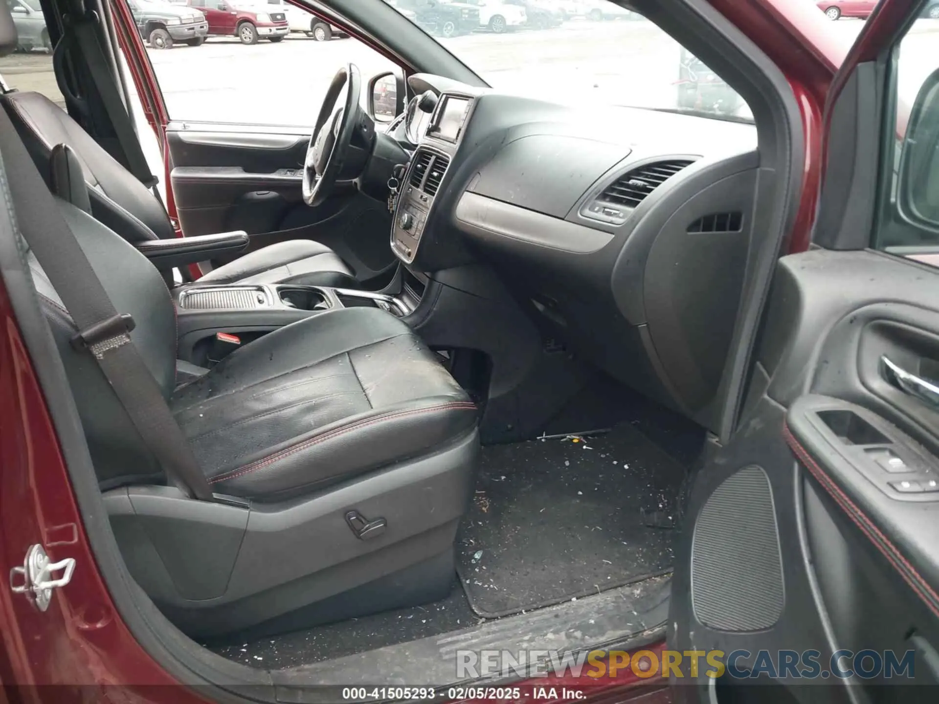 5 fotografías del automóvil dañado 2C4RDGEG5KR769967 DODGE GRAND CARAVAN 2019