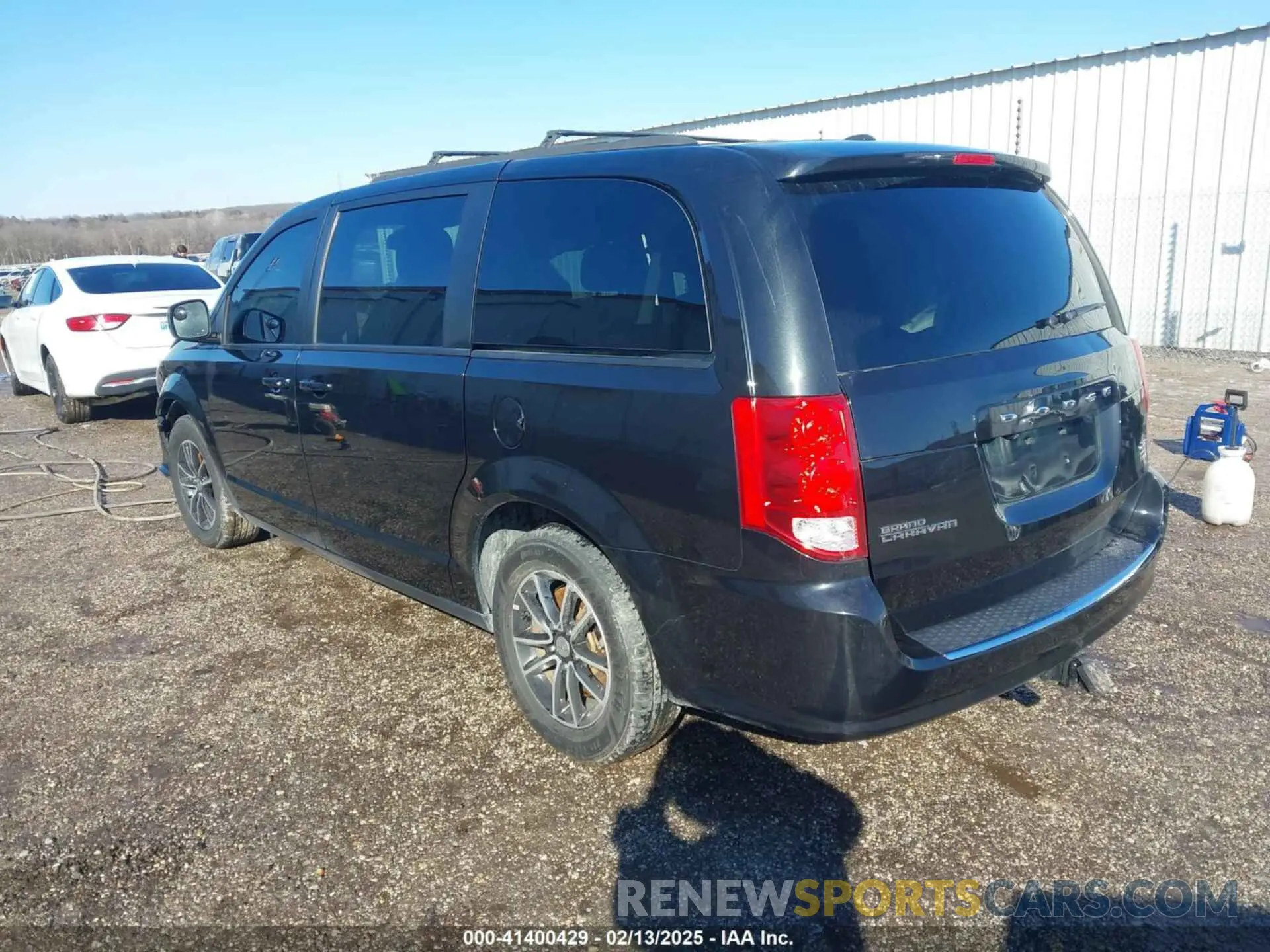 3 fotografías del automóvil dañado 2C4RDGEG6KR611363 DODGE GRAND CARAVAN 2019