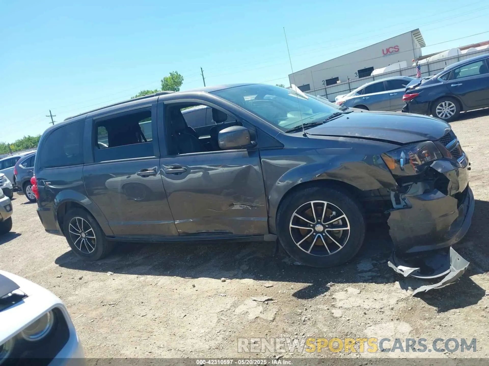 12 fotografías del automóvil dañado 2C4RDGEG7KR561945 DODGE GRAND CARAVAN 2019