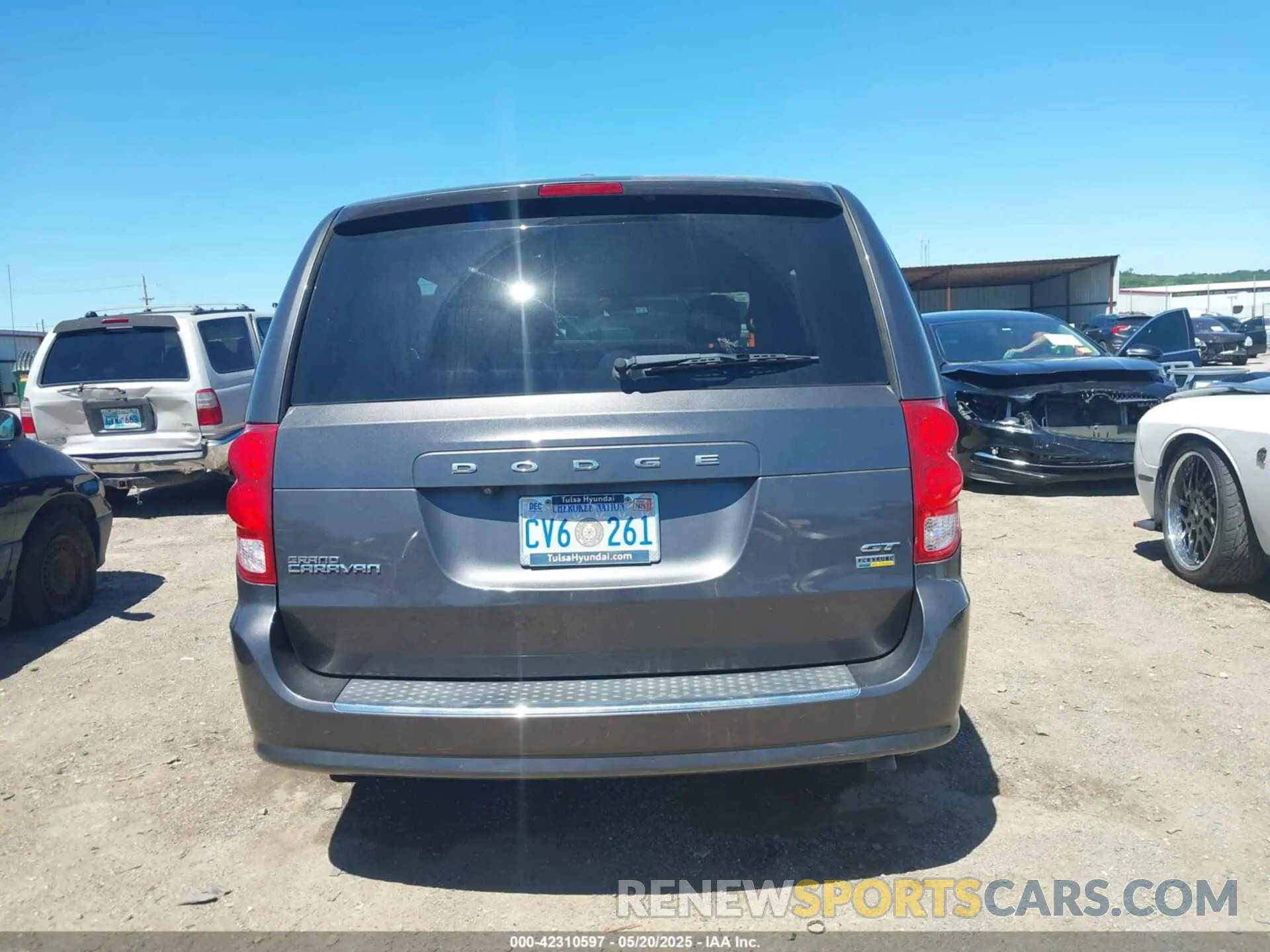 15 fotografías del automóvil dañado 2C4RDGEG7KR561945 DODGE GRAND CARAVAN 2019