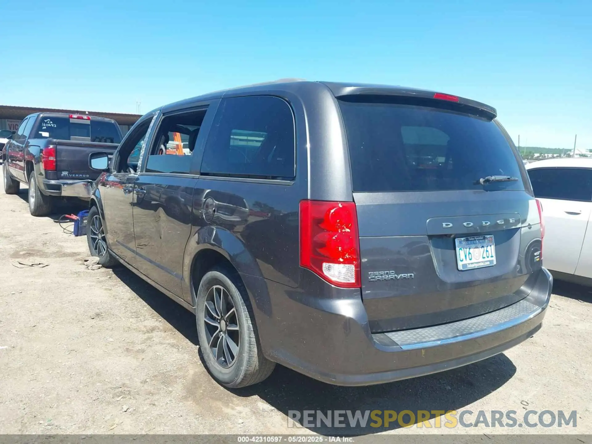 3 fotografías del automóvil dañado 2C4RDGEG7KR561945 DODGE GRAND CARAVAN 2019