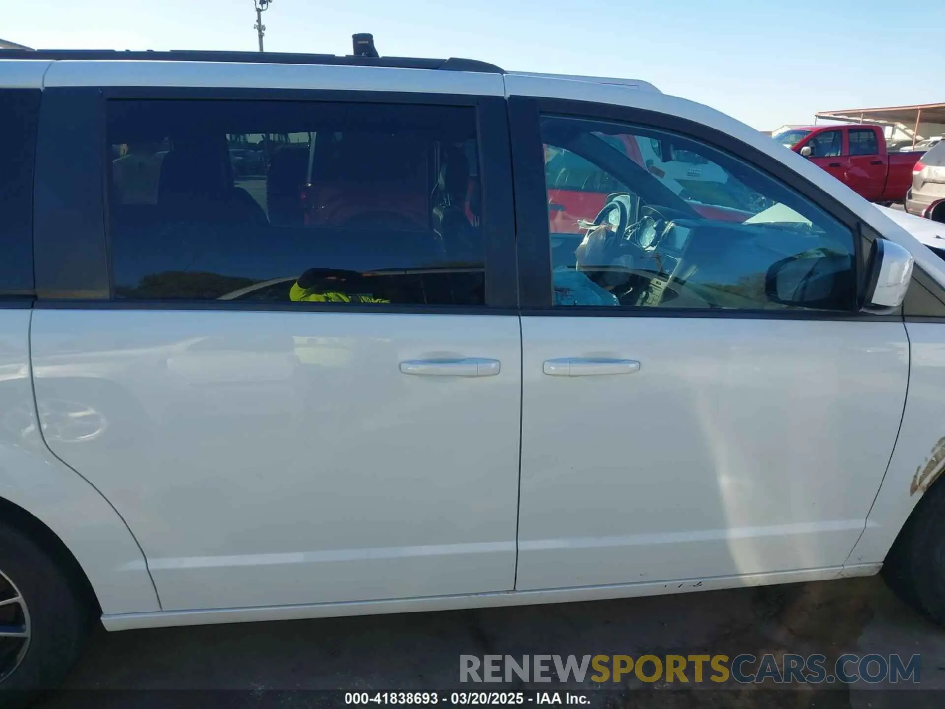 14 fotografías del automóvil dañado 2C4RDGEG7KR565218 DODGE GRAND CARAVAN 2019