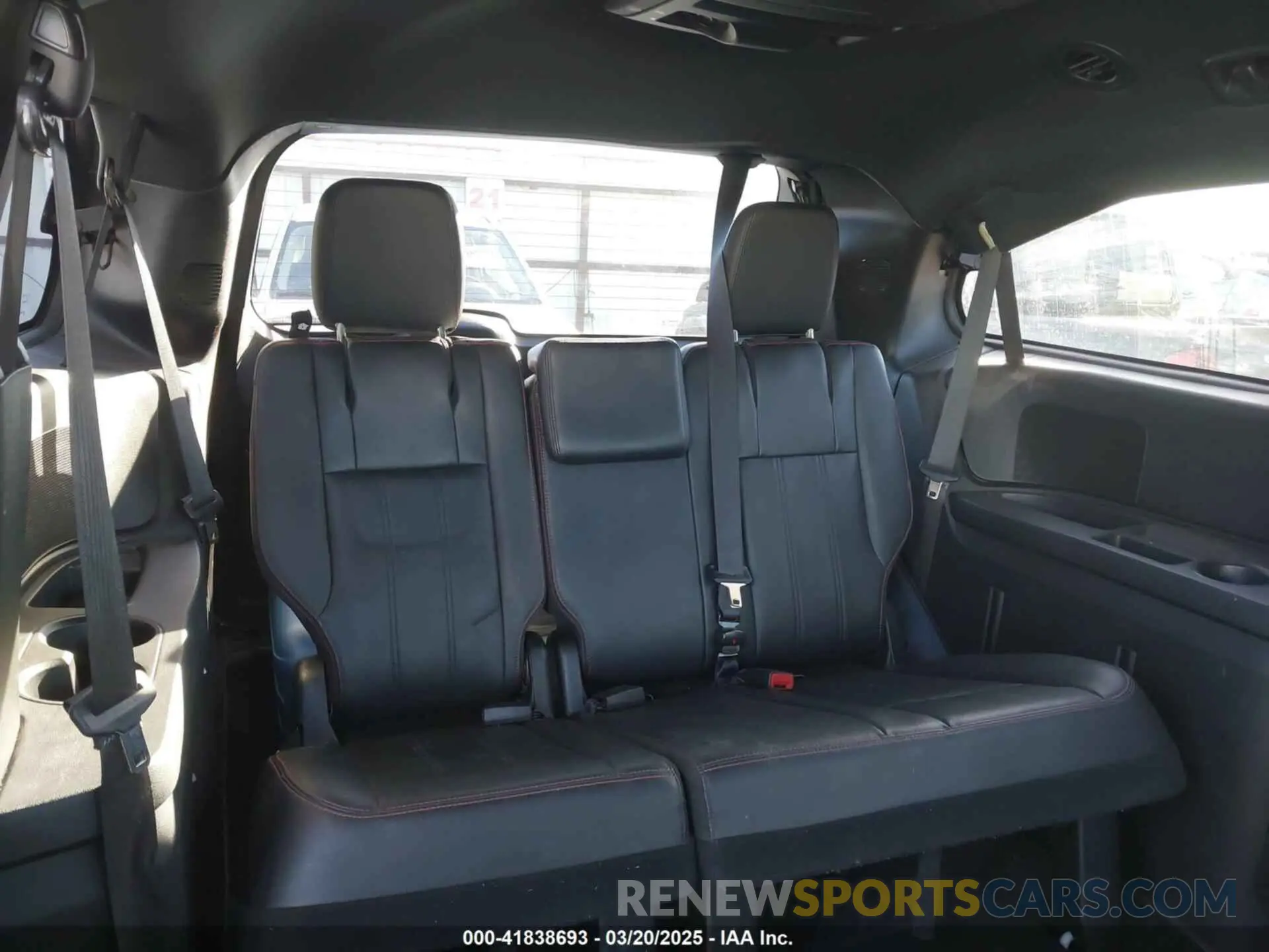 18 fotografías del automóvil dañado 2C4RDGEG7KR565218 DODGE GRAND CARAVAN 2019