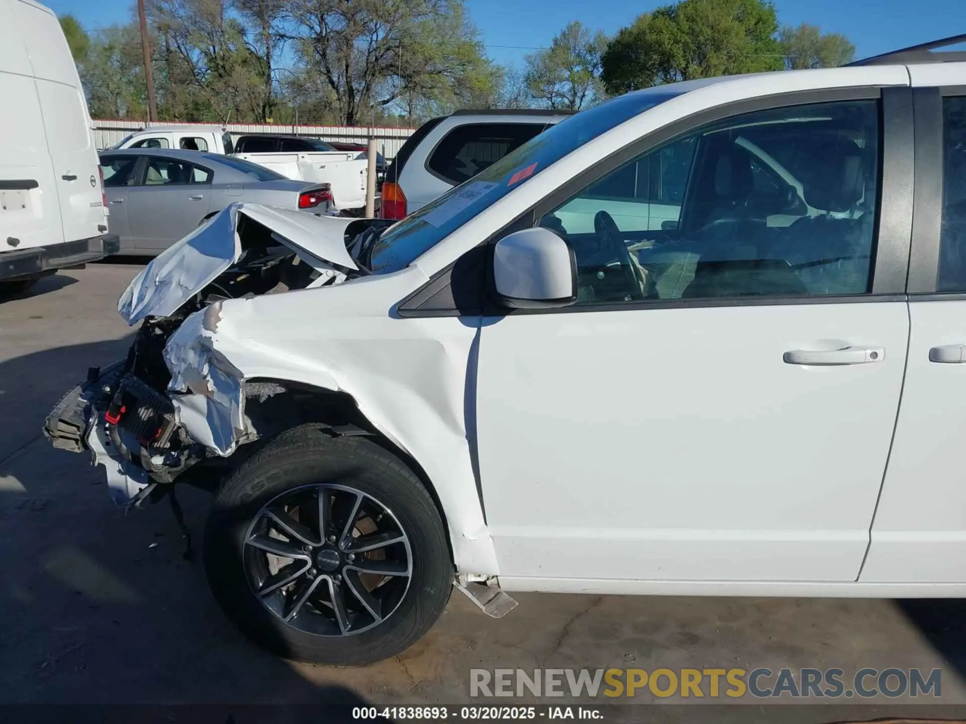 19 fotografías del automóvil dañado 2C4RDGEG7KR565218 DODGE GRAND CARAVAN 2019