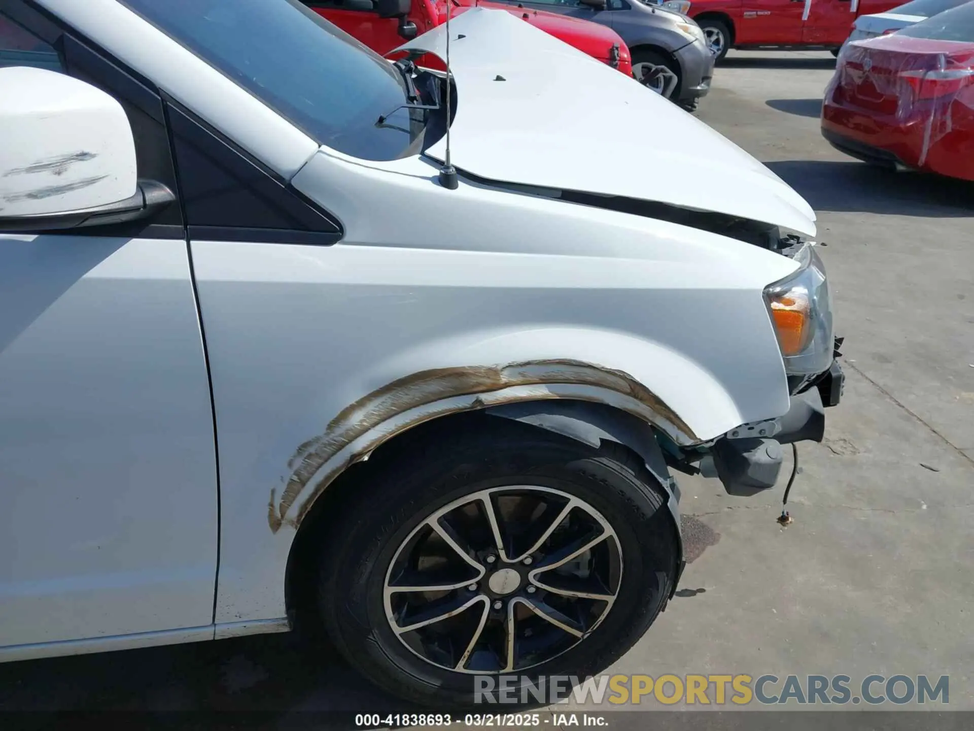 20 fotografías del automóvil dañado 2C4RDGEG7KR565218 DODGE GRAND CARAVAN 2019