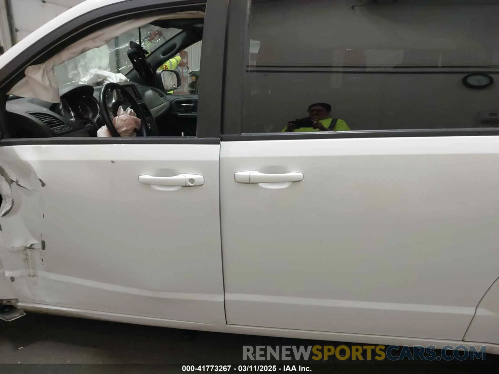 14 fotografías del automóvil dañado 2C4RDGEG7KR648549 DODGE GRAND CARAVAN 2019