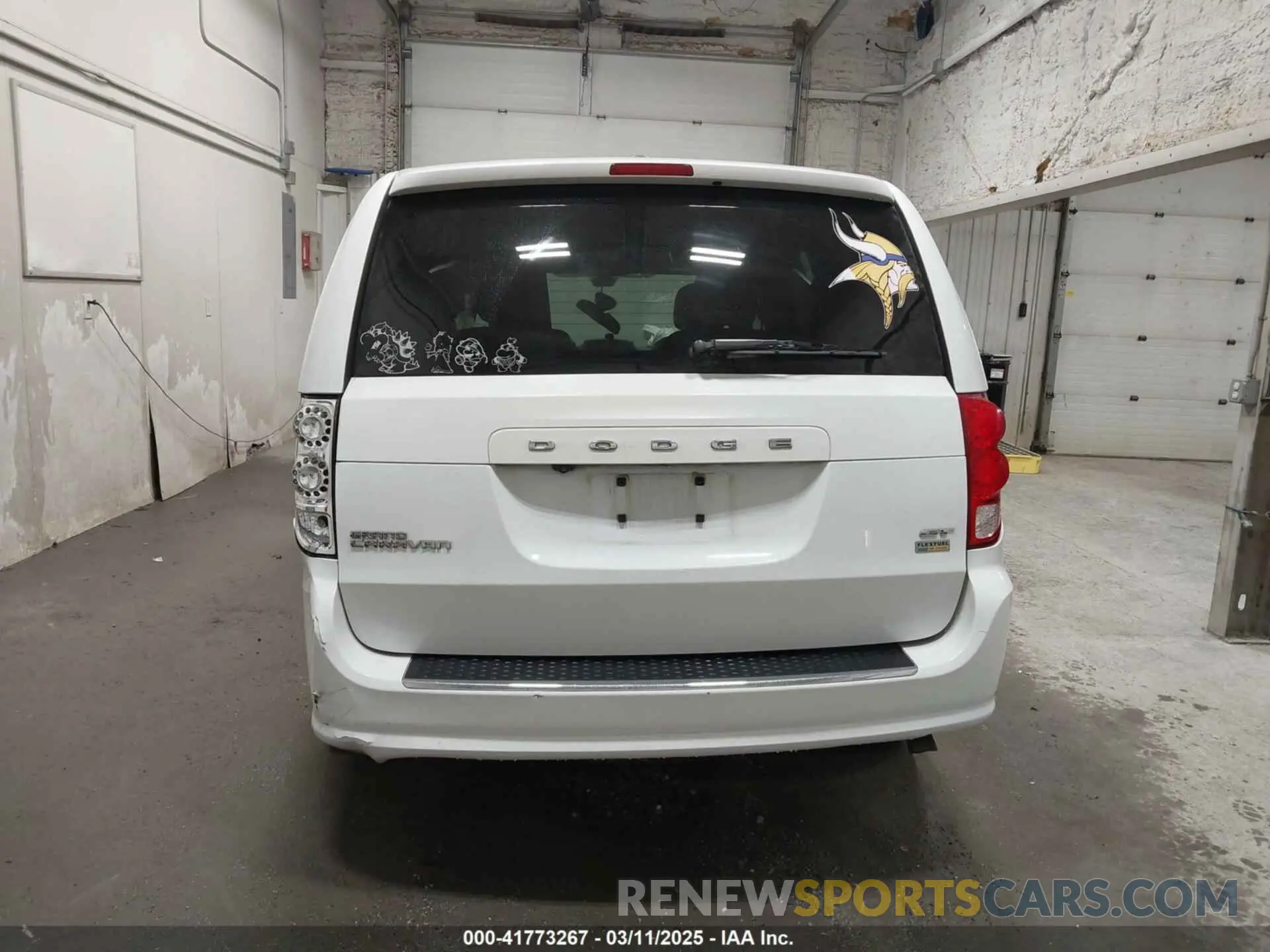 16 fotografías del automóvil dañado 2C4RDGEG7KR648549 DODGE GRAND CARAVAN 2019