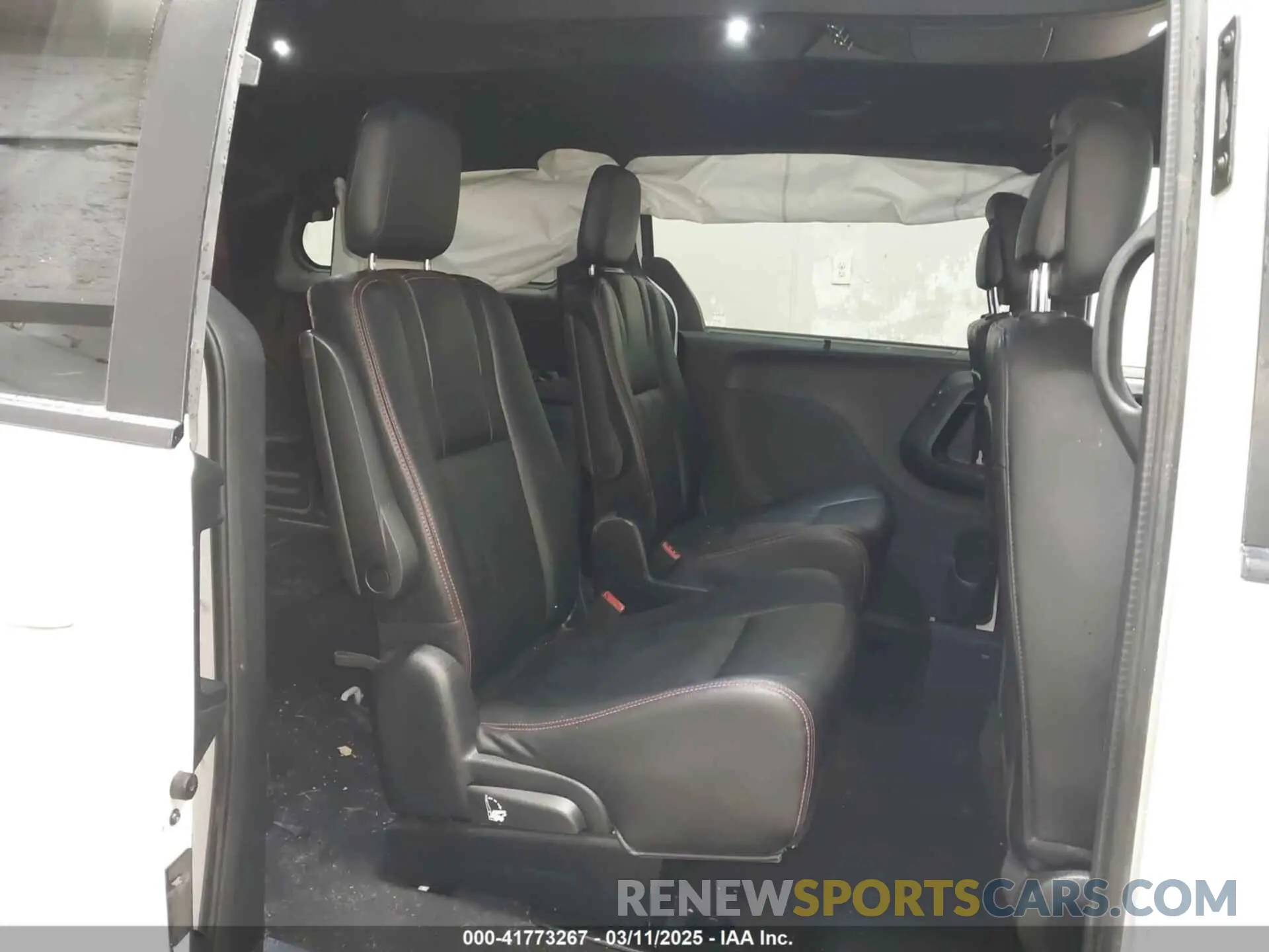 8 fotografías del automóvil dañado 2C4RDGEG7KR648549 DODGE GRAND CARAVAN 2019