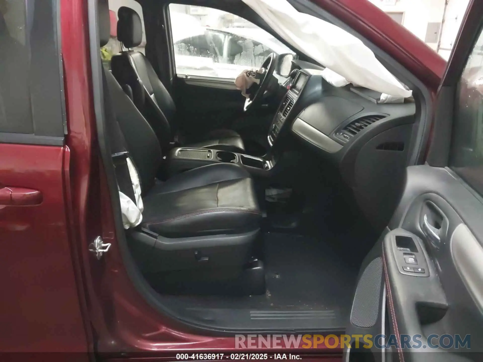 5 fotografías del automóvil dañado 2C4RDGEG7KR658708 DODGE GRAND CARAVAN 2019