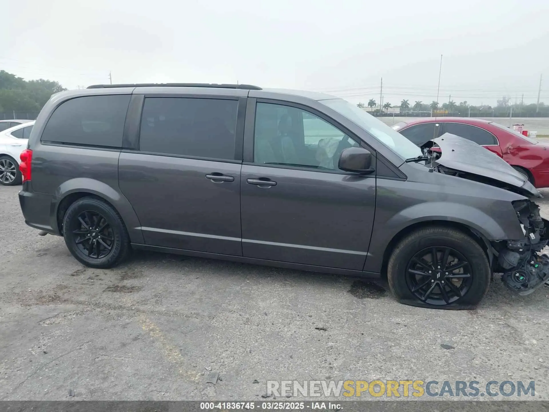 14 fotografías del automóvil dañado 2C4RDGEG7KR663147 DODGE GRAND CARAVAN 2019